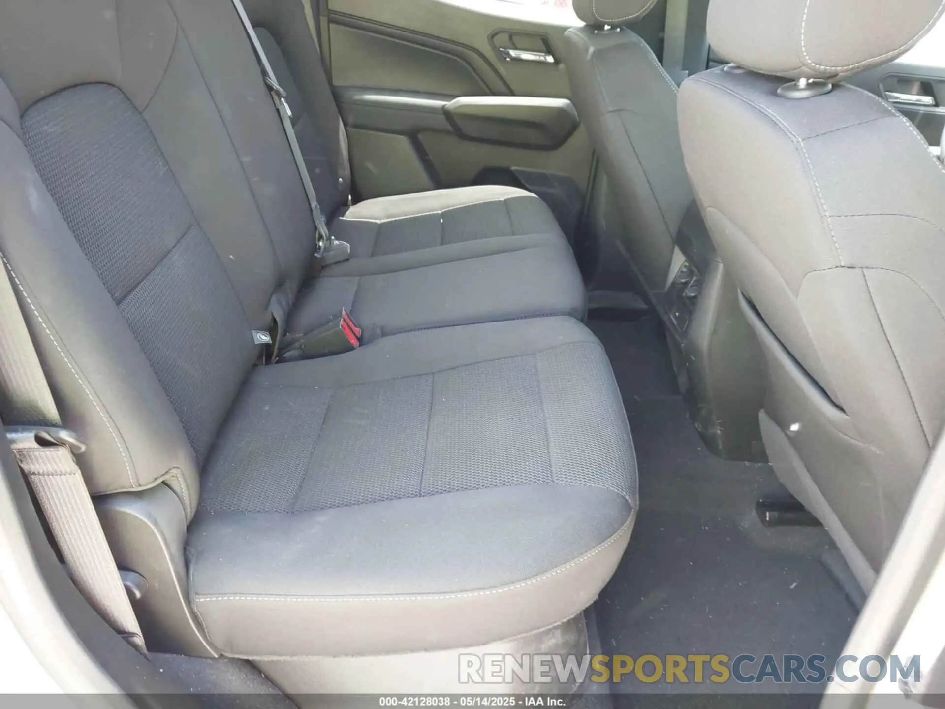 8 Фотография поврежденного автомобиля 1GTP5BEK8R1200458 GMC CANYON 2024