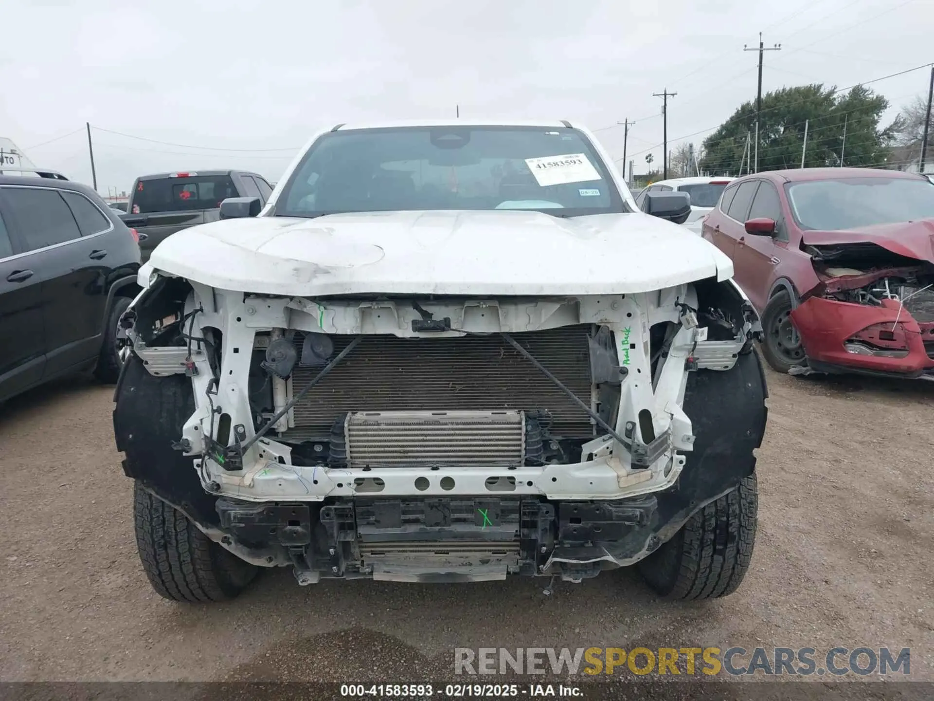 13 Photograph of a damaged car 1GTP5BEK9R1116651 GMC CANYON 2024