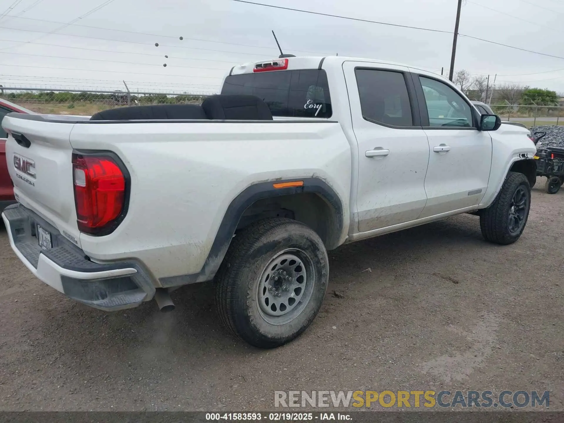 4 Photograph of a damaged car 1GTP5BEK9R1116651 GMC CANYON 2024