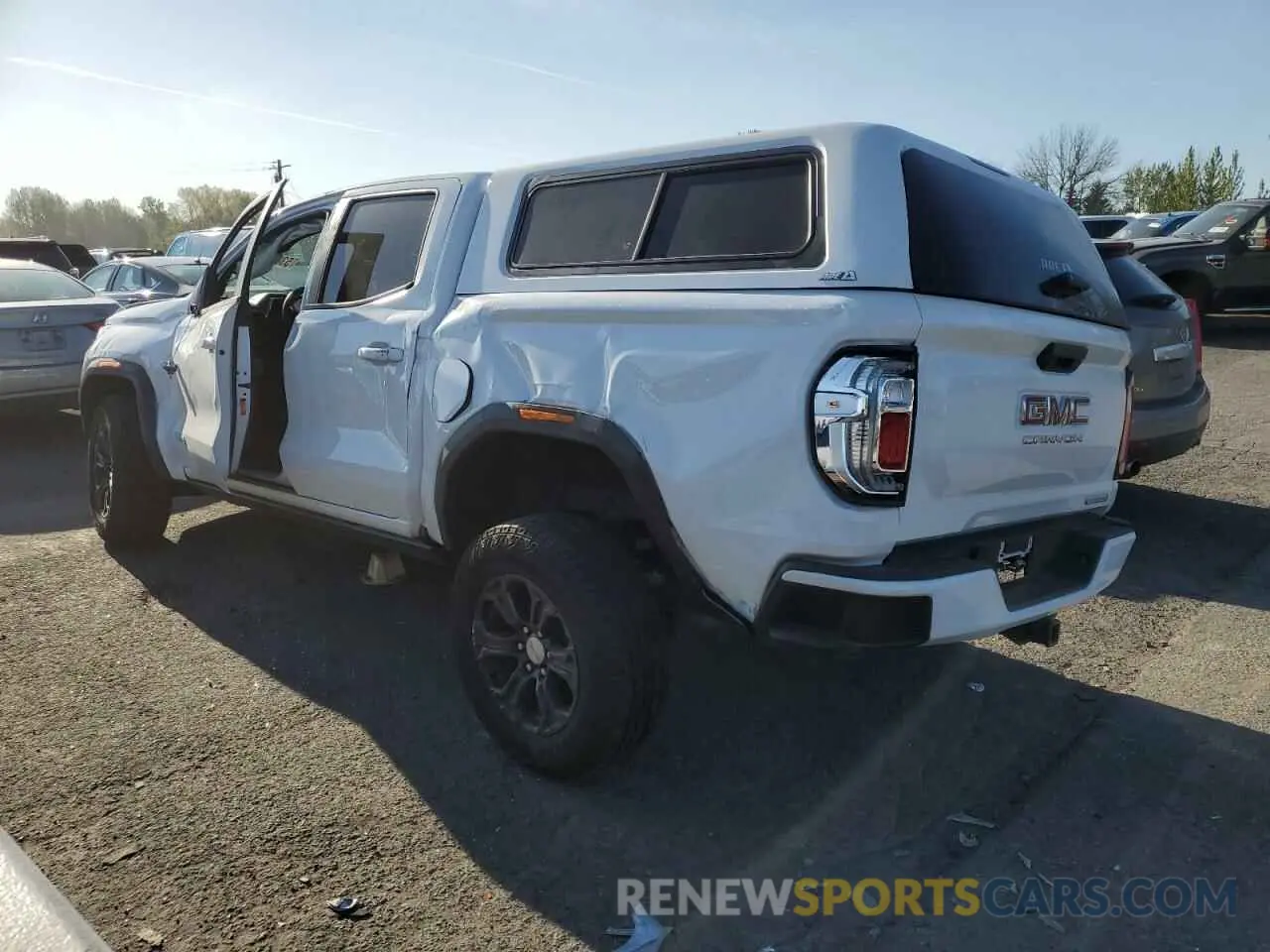 2 Фотография поврежденного автомобиля 1GTP5BEKXR1151344 GMC CANYON 2024