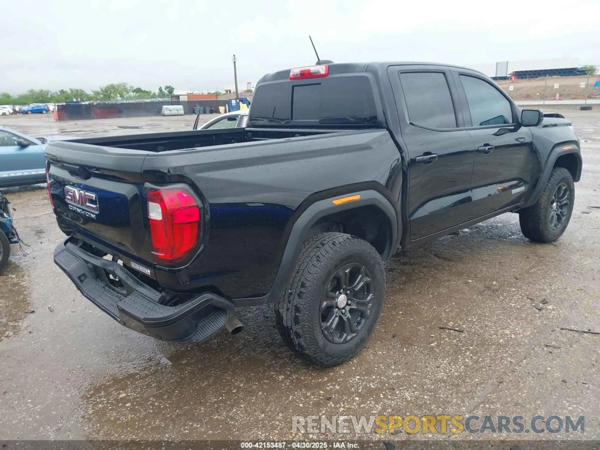 4 Photograph of a damaged car 1GTP5BEKXR1213583 GMC CANYON 2024