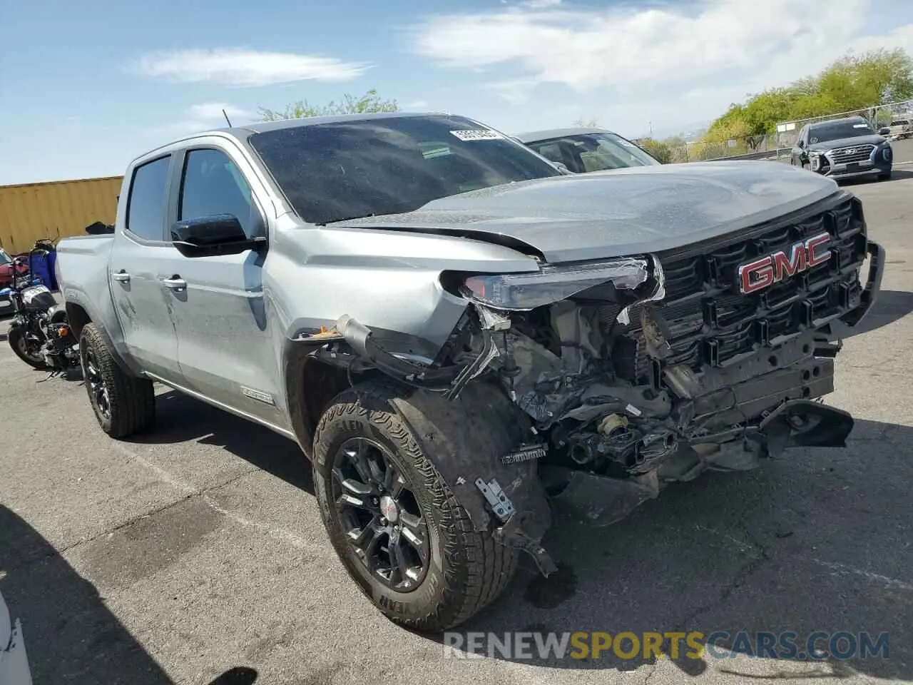 4 Photograph of a damaged car 1GTP6BEK0R1145209 GMC CANYON 2024