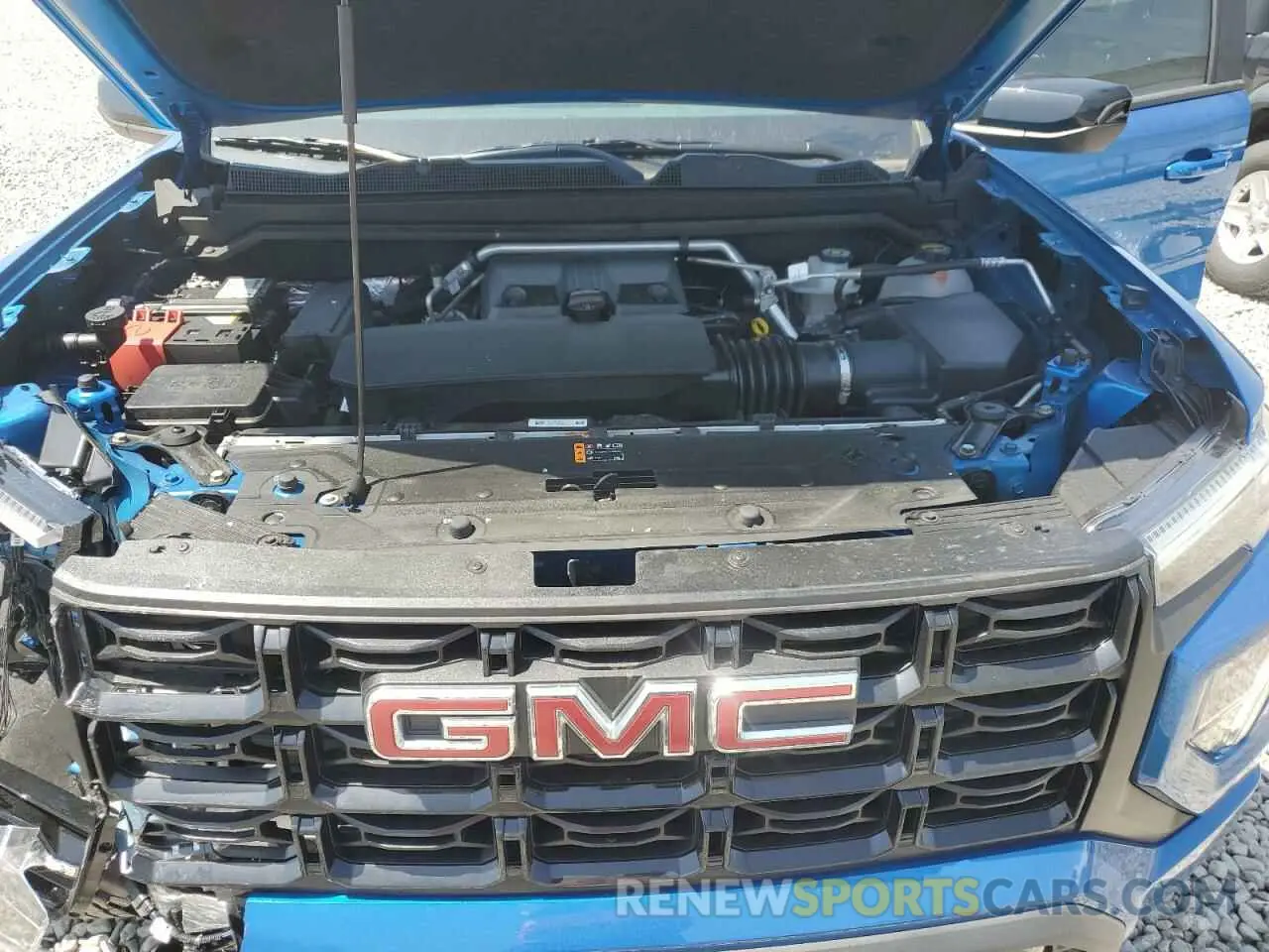 12 Photograph of a damaged car 1GTP6BEK2R1259194 GMC CANYON 2024