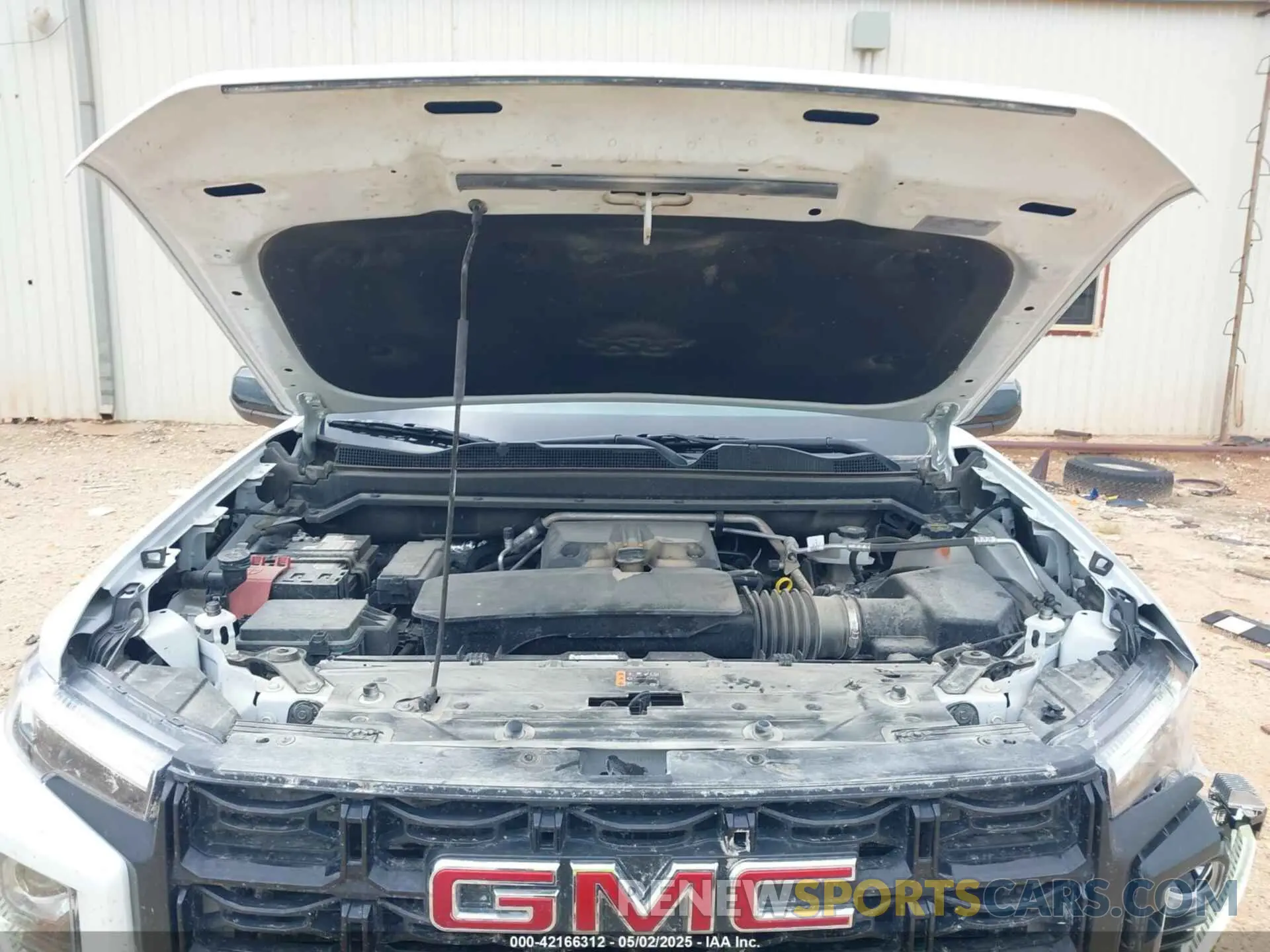 10 Photograph of a damaged car 1GTP6BEK4R1131393 GMC CANYON 2024