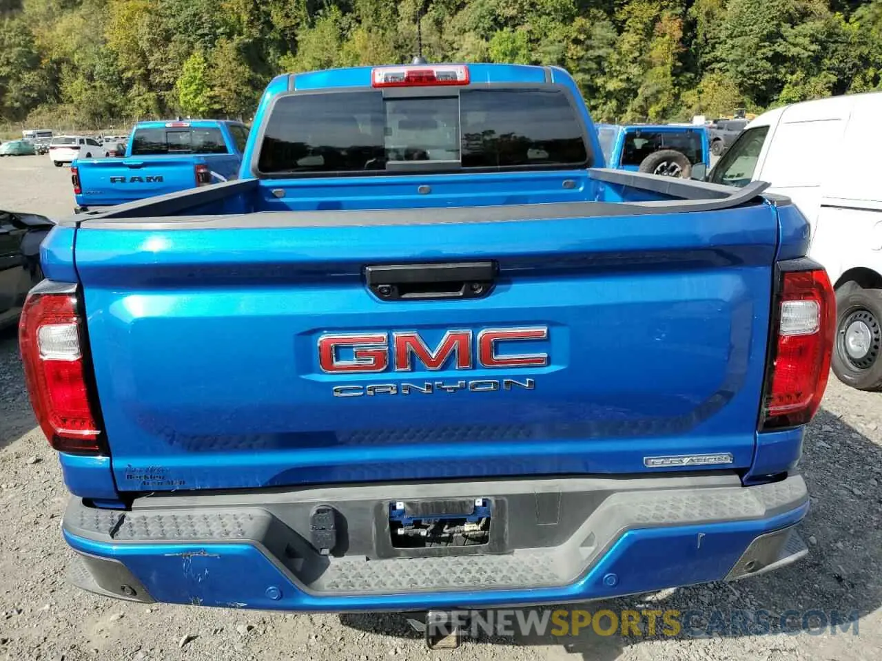 6 Photograph of a damaged car 1GTP6BEK7R1124406 GMC CANYON 2024