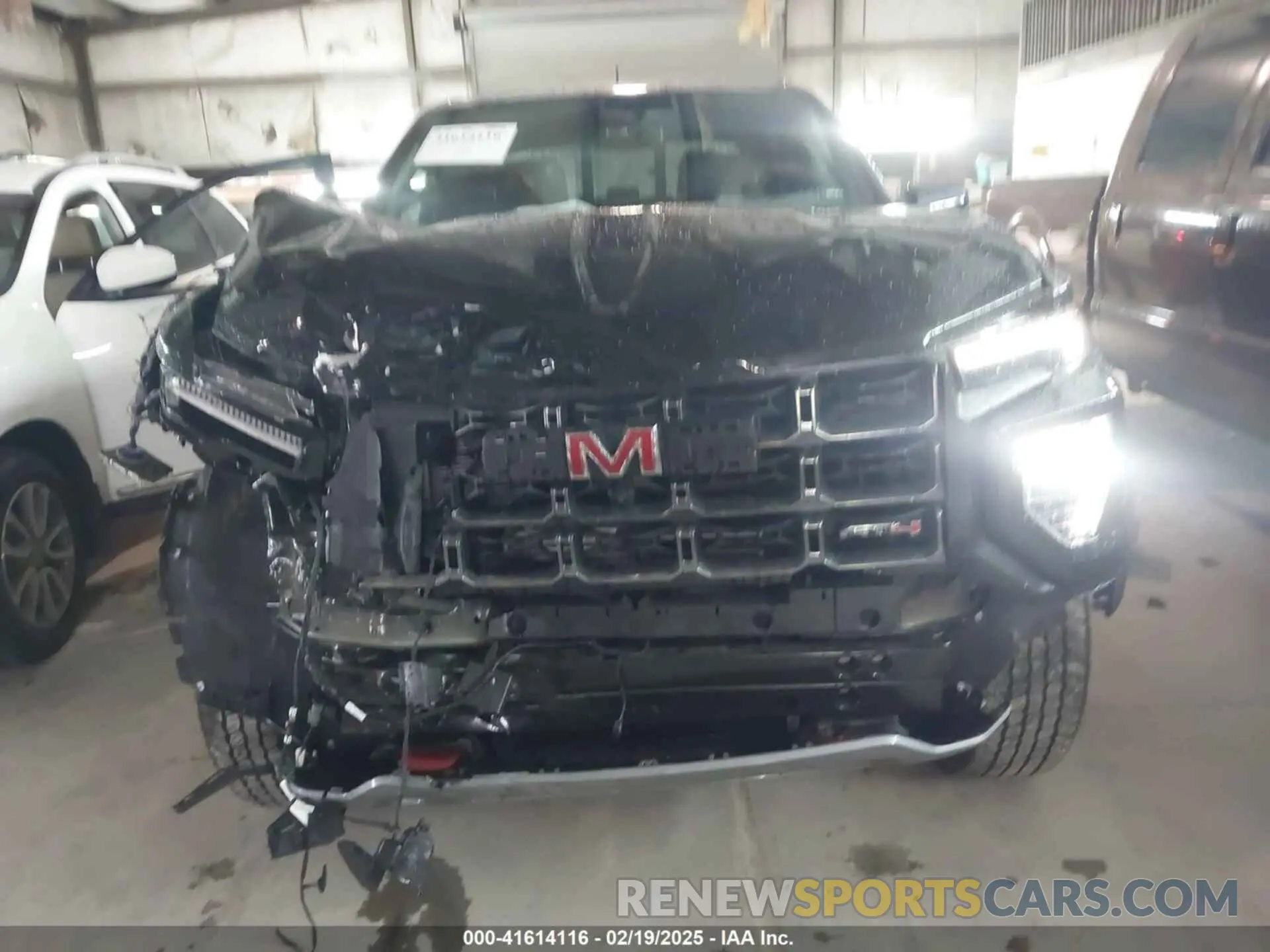 12 Фотография поврежденного автомобиля 1GTP6DEK1R1160278 GMC CANYON 2024