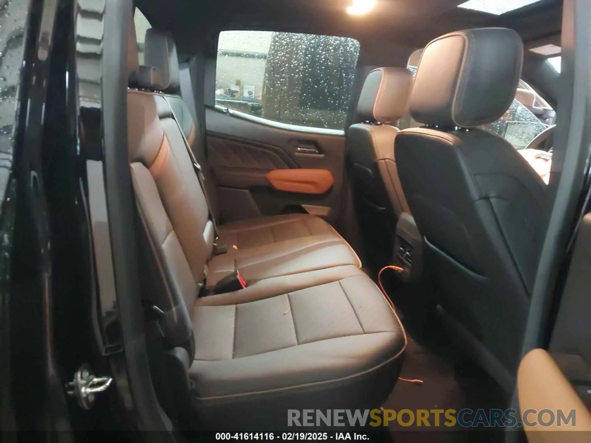 8 Фотография поврежденного автомобиля 1GTP6DEK1R1160278 GMC CANYON 2024