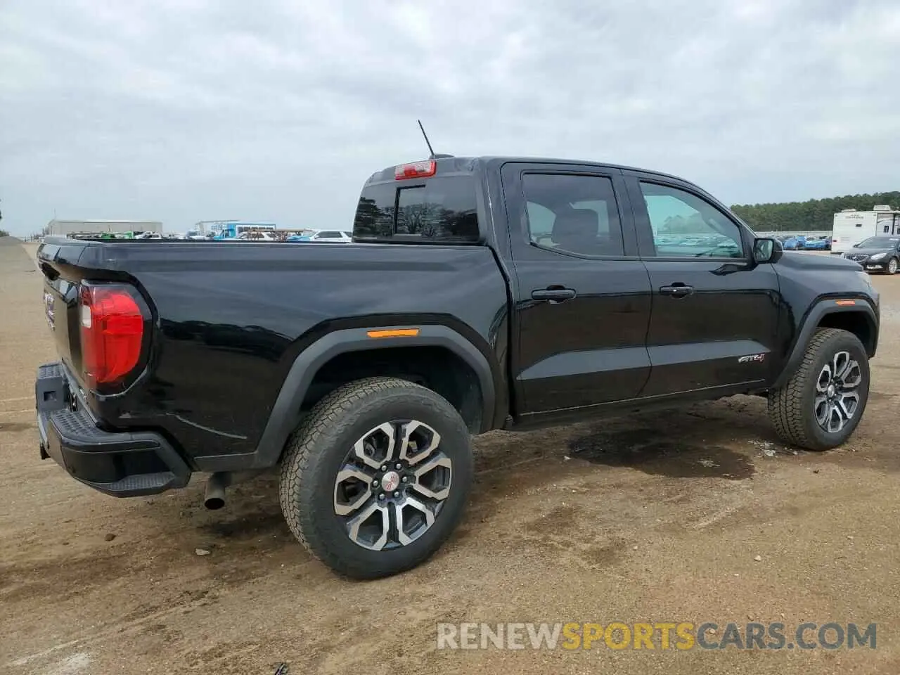 3 Фотография поврежденного автомобиля 1GTP6DEK9R1115363 GMC CANYON 2024