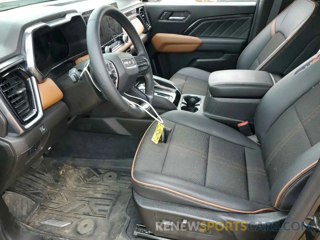 7 Фотография поврежденного автомобиля 1GTP6DEK9R1115363 GMC CANYON 2024