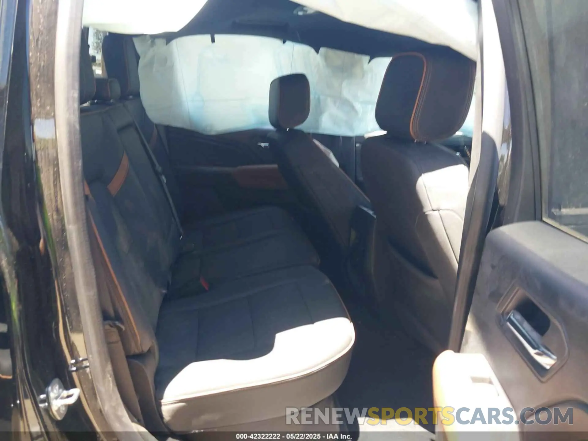 8 Фотография поврежденного автомобиля 1GTP6DEKXR1155905 GMC CANYON 2024