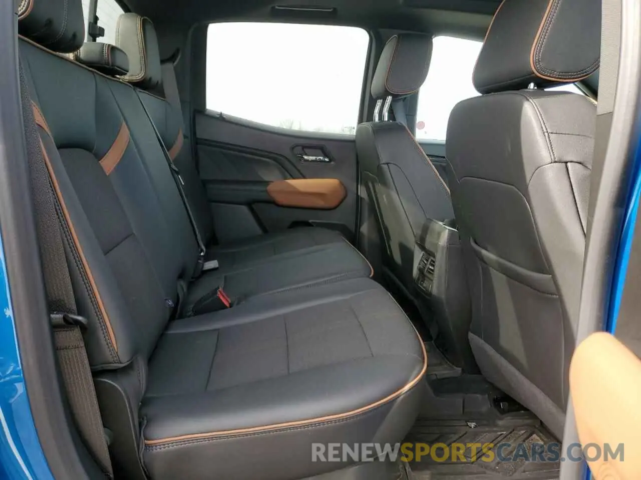 10 Фотография поврежденного автомобиля 1GTP6DEKXR1197281 GMC CANYON 2024