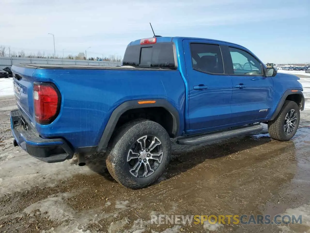 3 Фотография поврежденного автомобиля 1GTP6DEKXR1197281 GMC CANYON 2024