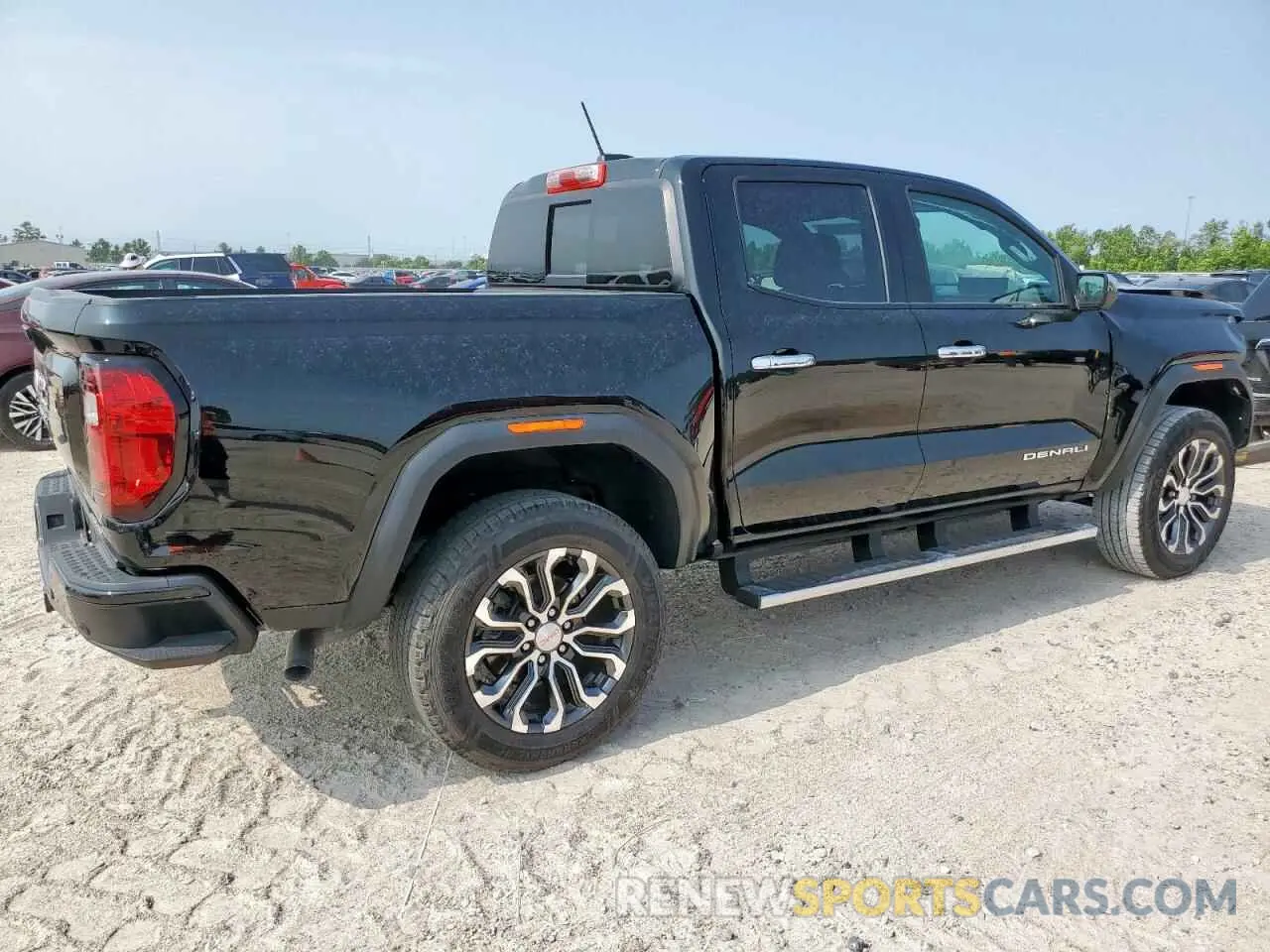 3 Фотография поврежденного автомобиля 1GTP6FEK8R1133039 GMC CANYON 2024