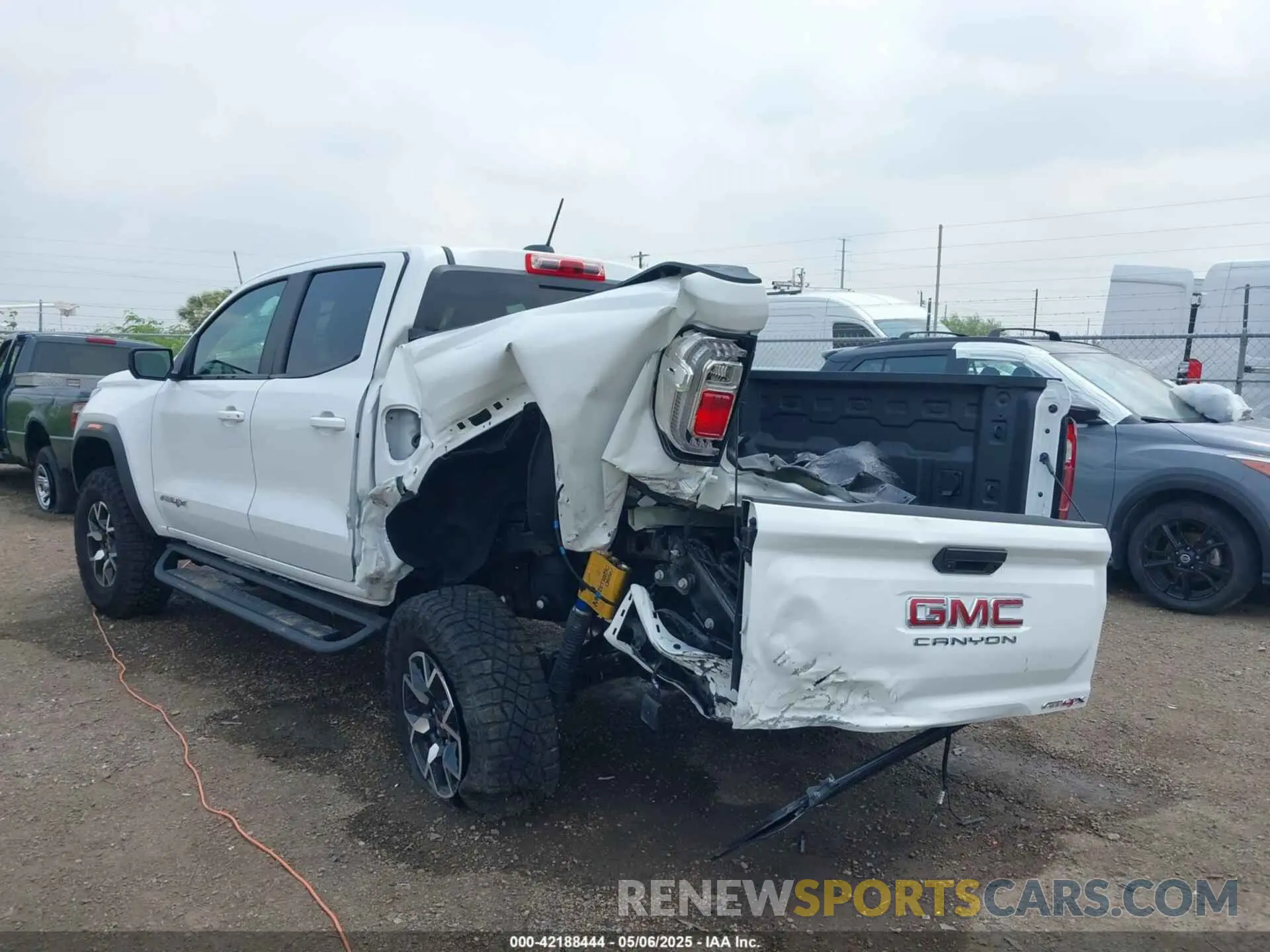 6 Photograph of a damaged car 1GTP2DEK8S1145097 GMC CANYON 2025