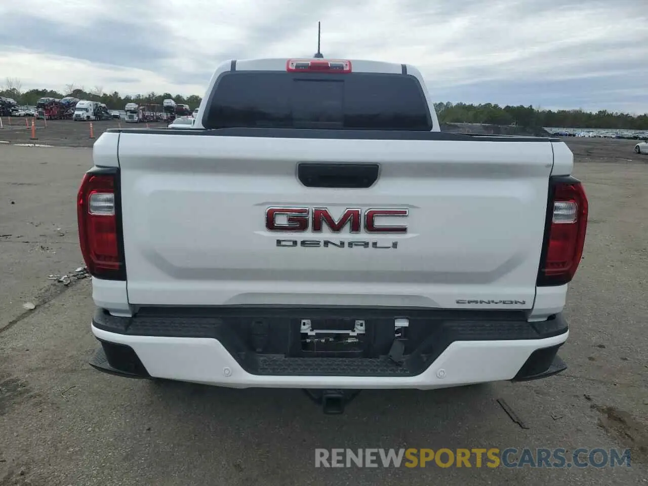 6 Photograph of a damaged car 1GTP2FEK1S1124765 GMC CANYON 2025