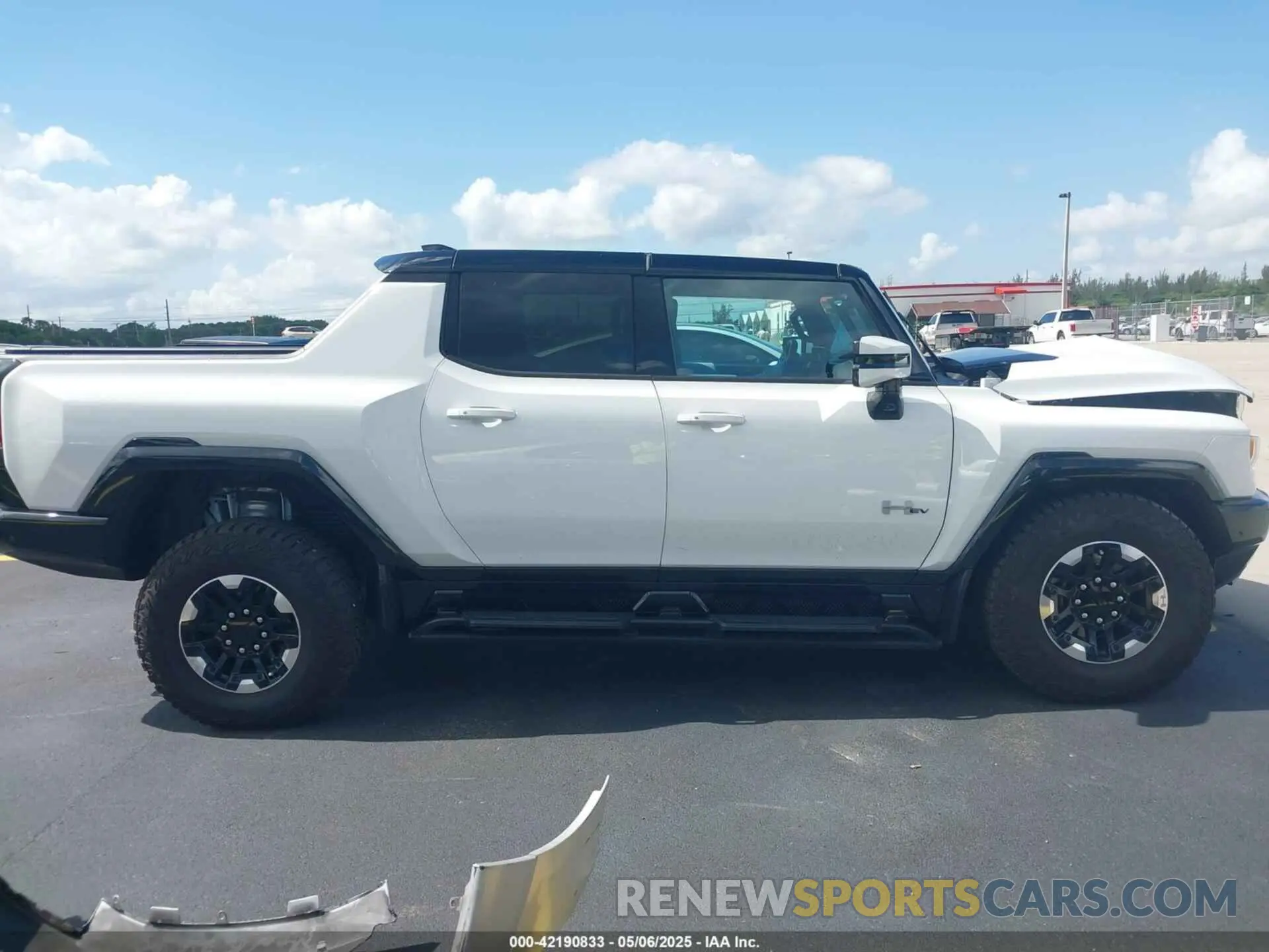 14 Photograph of a damaged car 1GT40FDA2NU101127 GMC HUMMER EV PICKUP 2022
