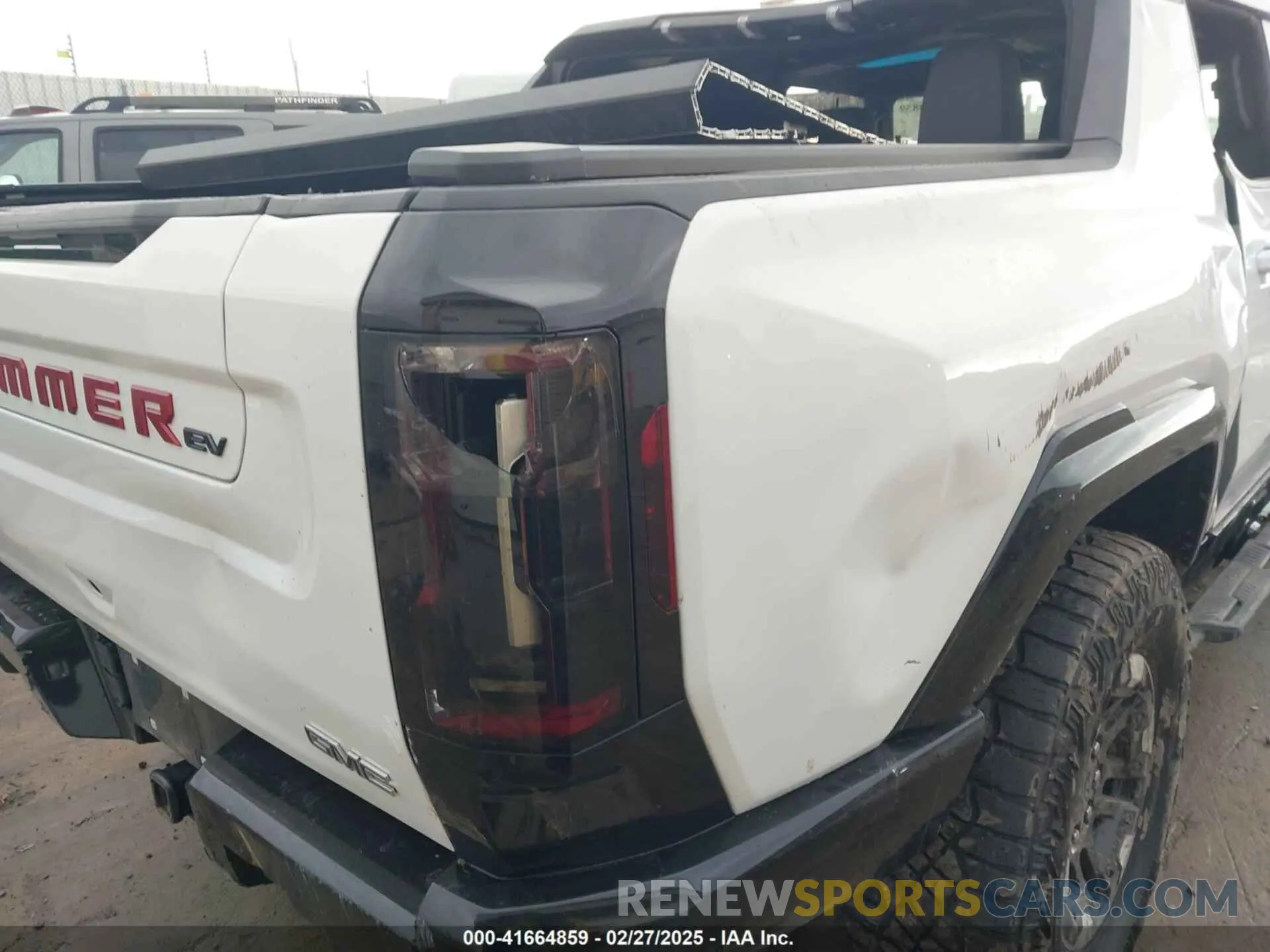 6 Photograph of a damaged car 1GT40FDA6PU101358 GMC HUMMER EV PICKUP 2023