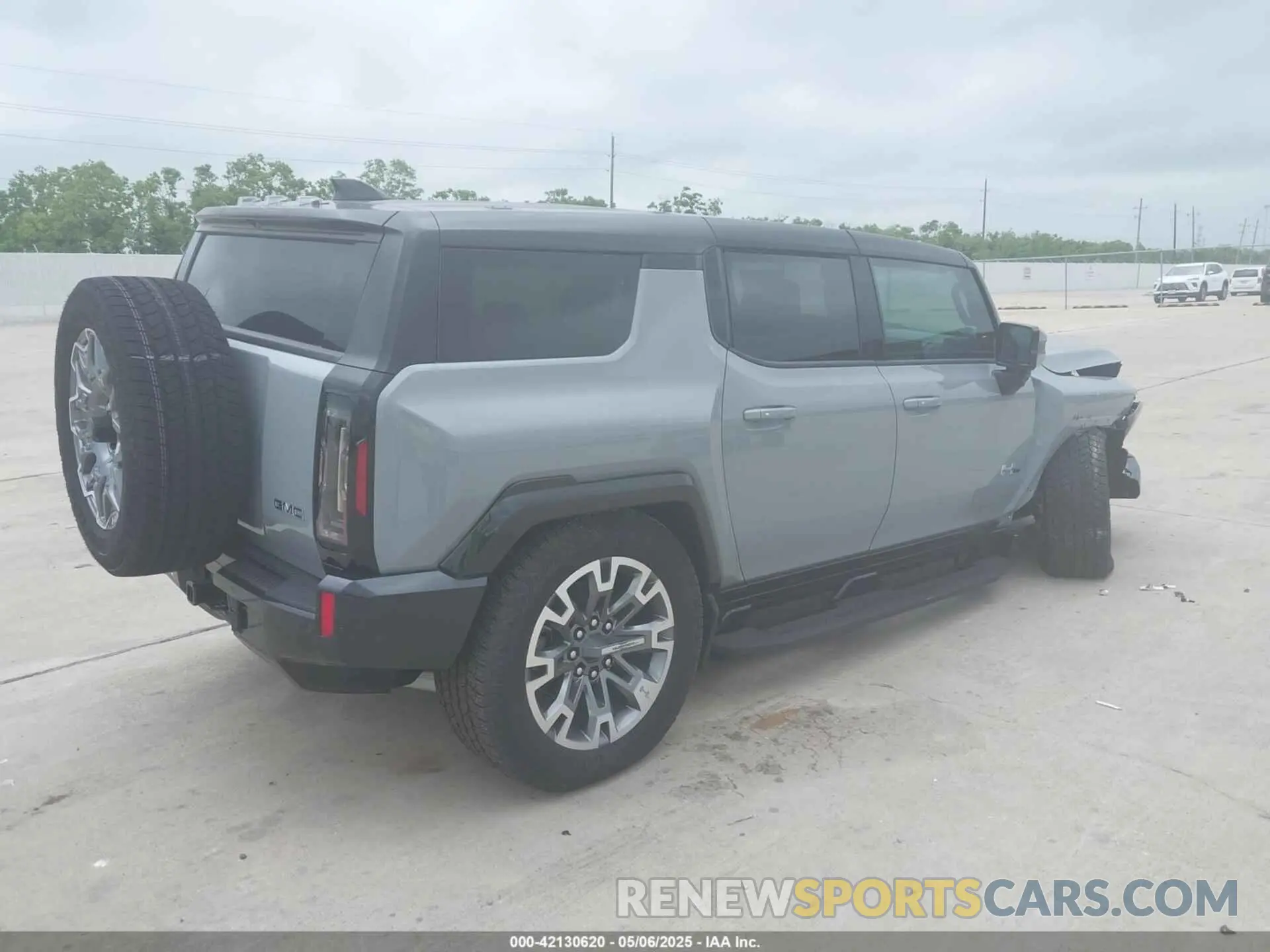 4 Фотография поврежденного автомобиля 1GKB0RDC3SU102040 GMC HUMMER EV SUV 2025
