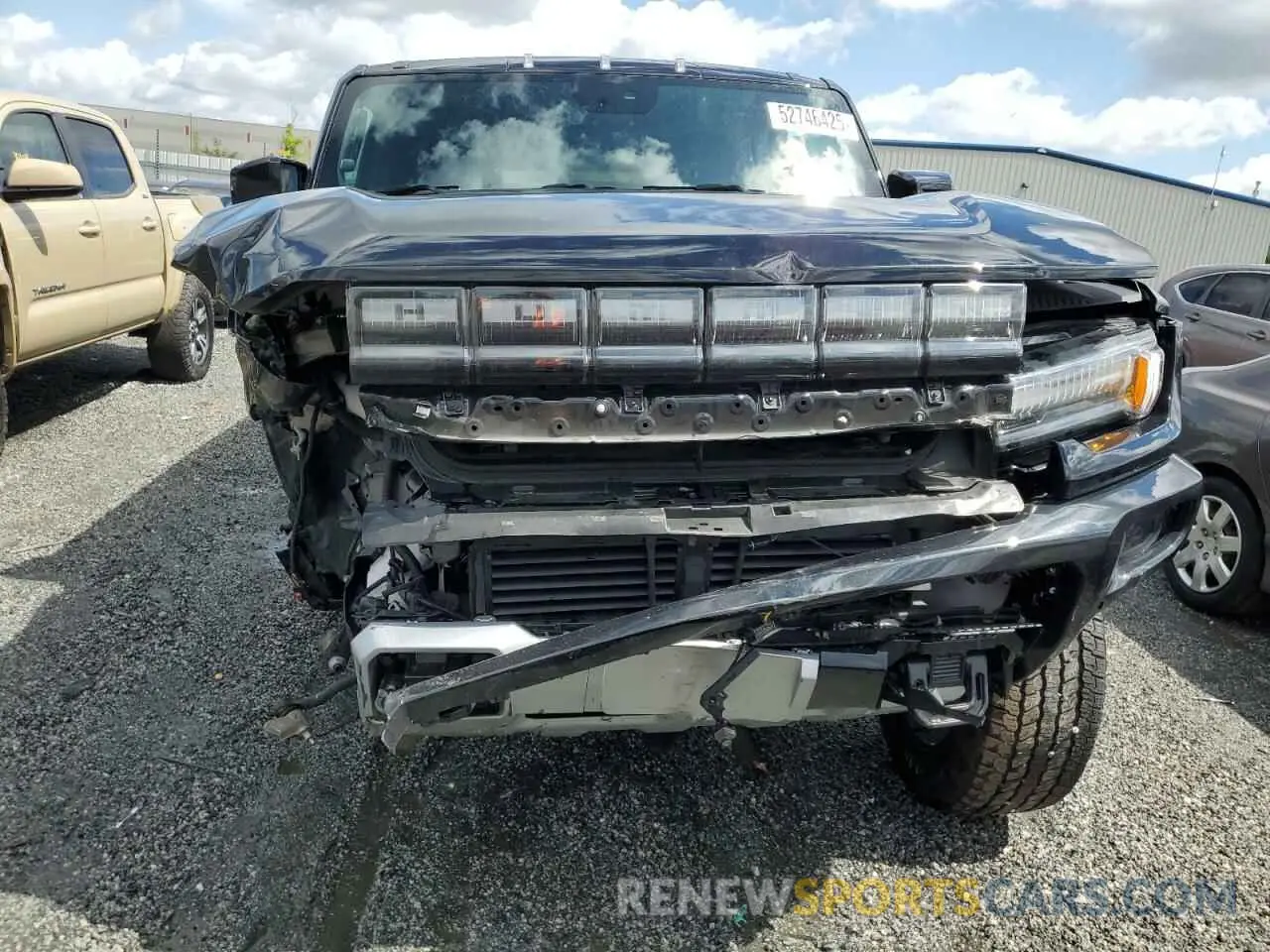 5 Photograph of a damaged car 1GKB0NDE0RU109550 GMC HUMMER SUV 2024