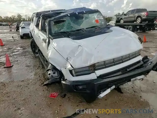 11 Photograph of a damaged car 1GKB0NDE5RU104280 GMC HUMMER SUV 2024