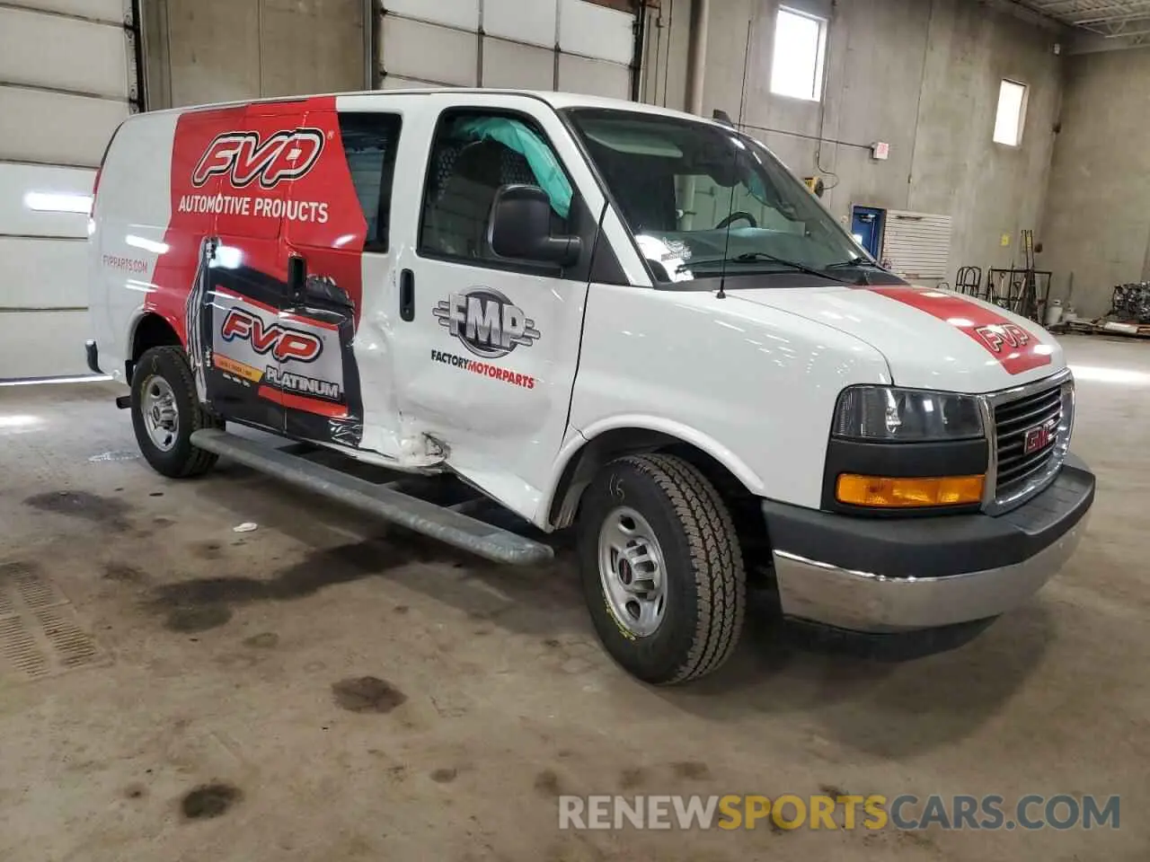 4 Photograph of a damaged car 1GTW7AFG9L1223393 GMC SAVANA 2020