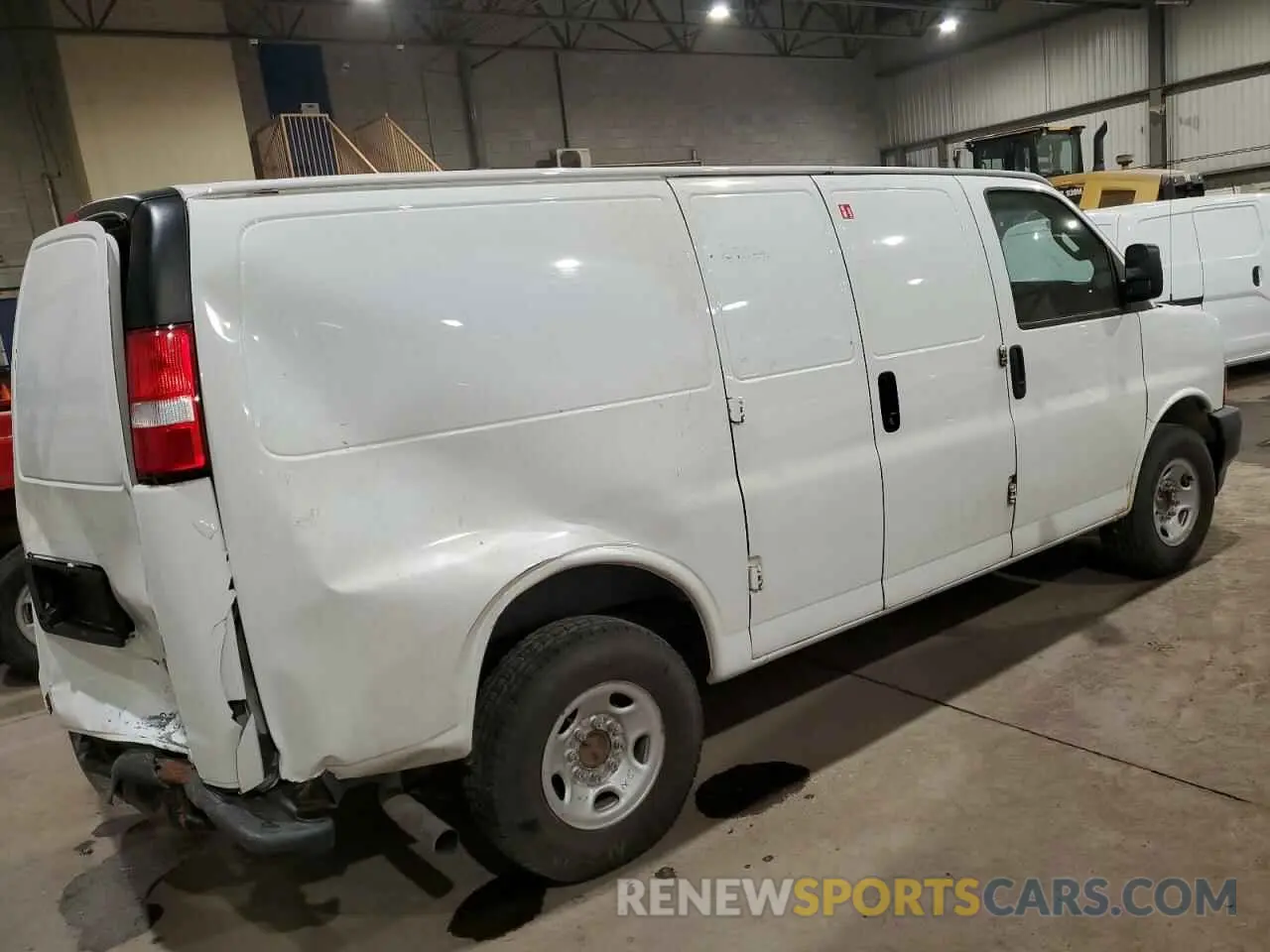 3 Фотография поврежденного автомобиля 1GTW7AFPXL1273588 GMC SAVANA 2020