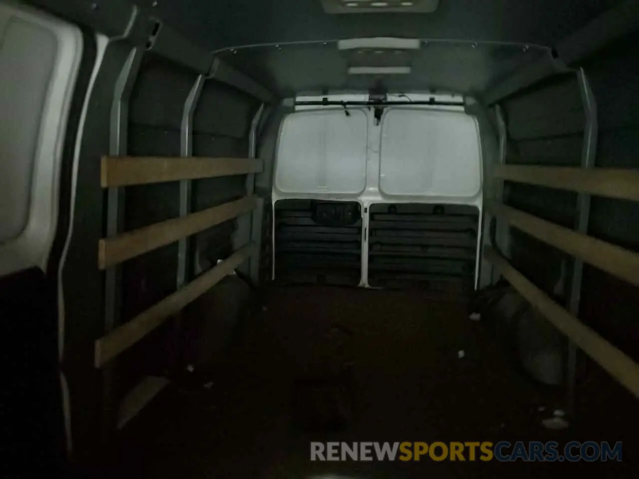 10 Фотография поврежденного автомобиля 1GTW7BFP4L1263712 GMC SAVANA 2020