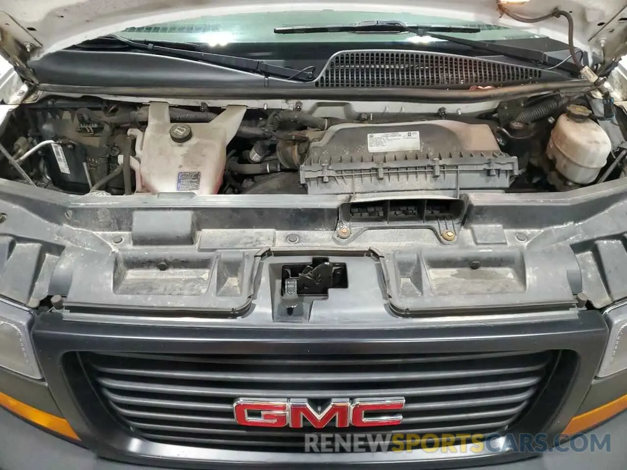 12 Фотография поврежденного автомобиля 1GTW7BFP4L1263712 GMC SAVANA 2020