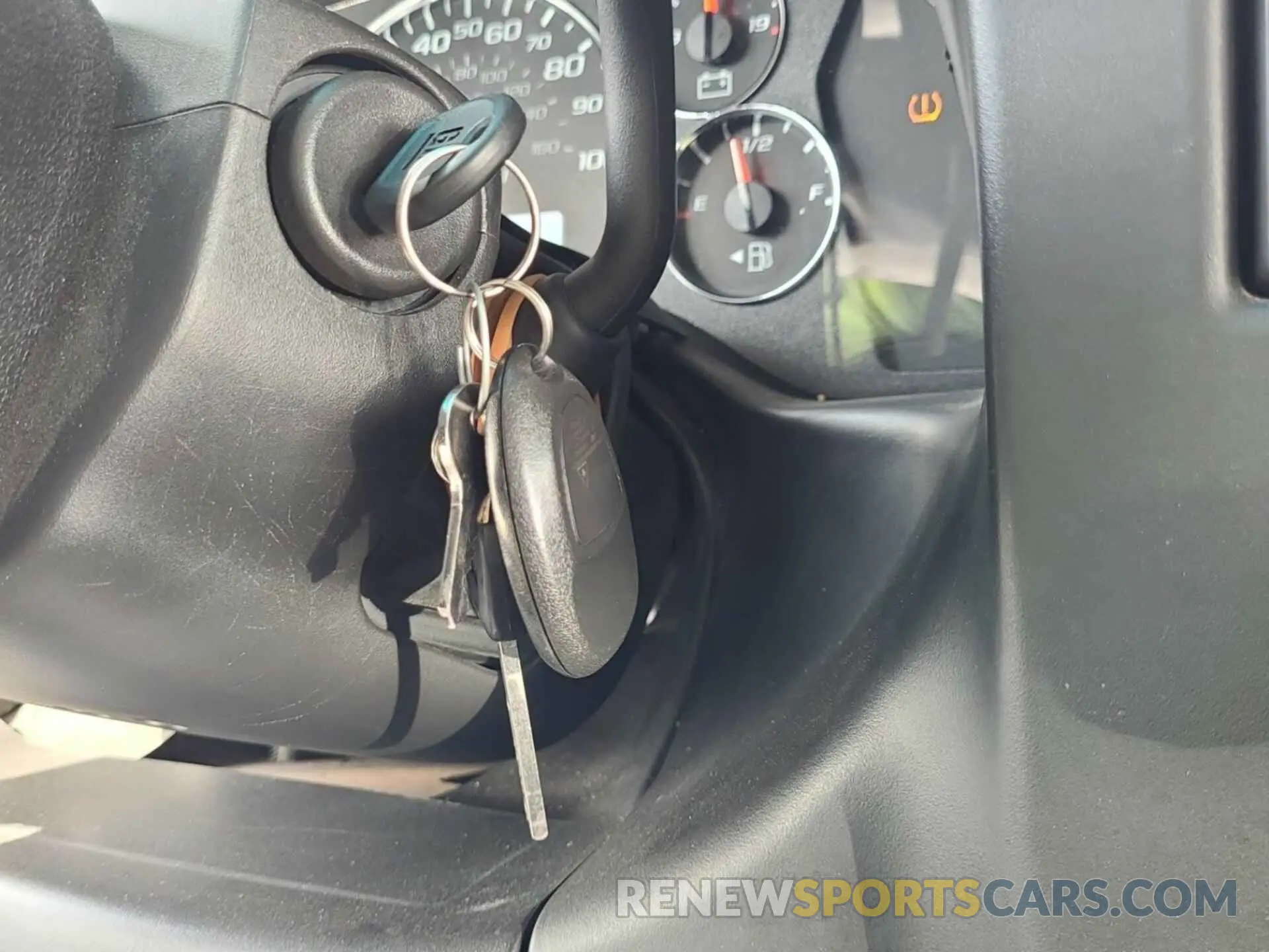18 Photograph of a damaged car 1GD07RF79M1166923 GMC SAVANA 2021