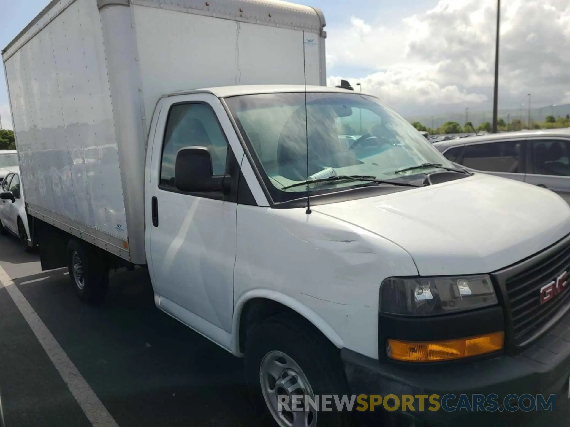 22 Photograph of a damaged car 1GD07RF79M1166923 GMC SAVANA 2021