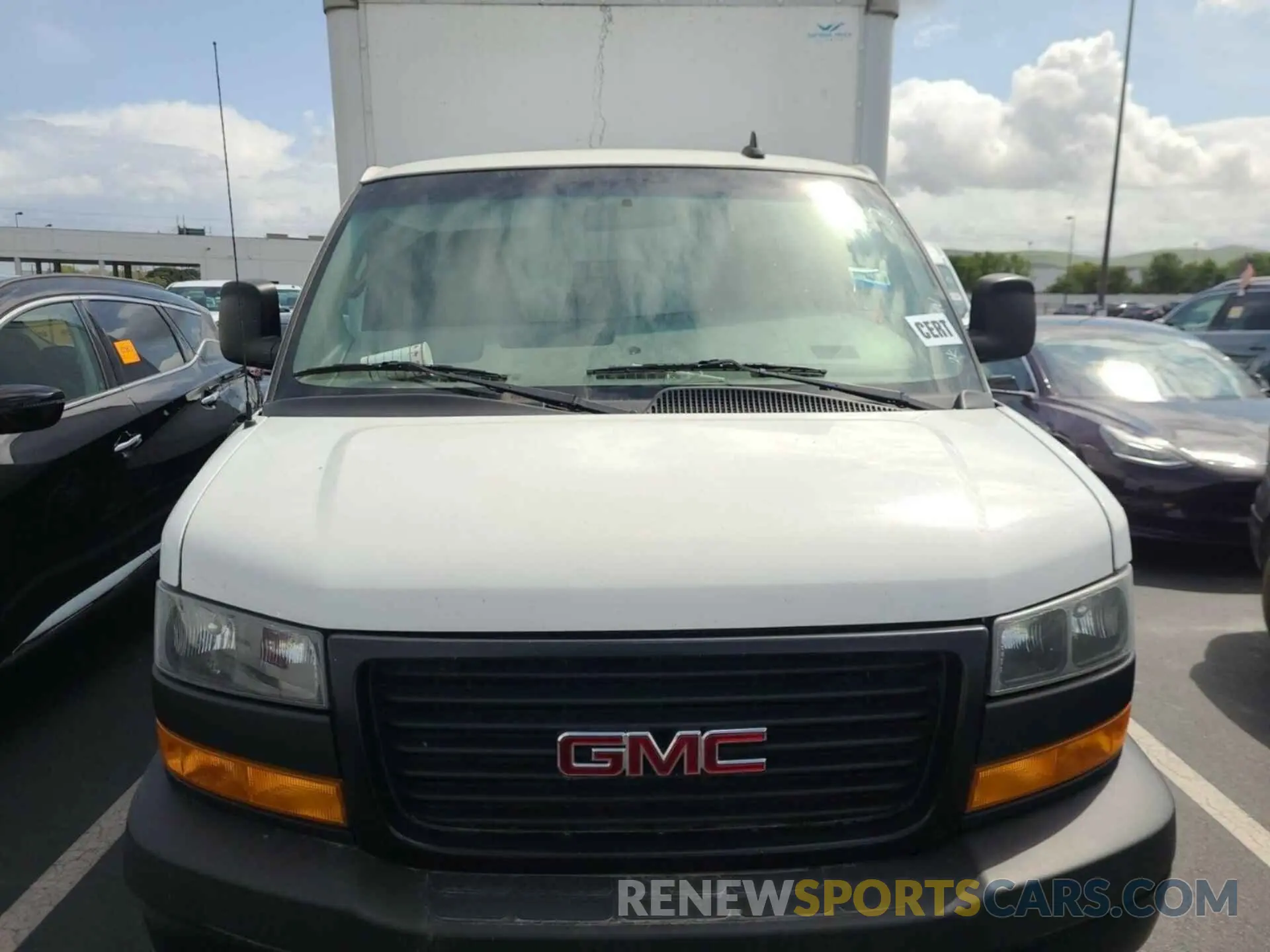 7 Photograph of a damaged car 1GD07RF79M1166923 GMC SAVANA 2021