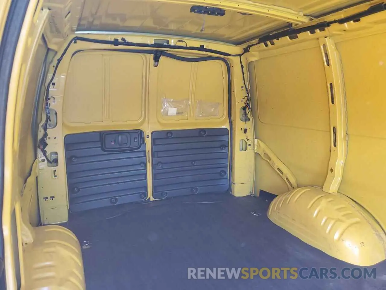 11 Фотография поврежденного автомобиля 1GTW7AFP4M1176601 GMC SAVANA 2021