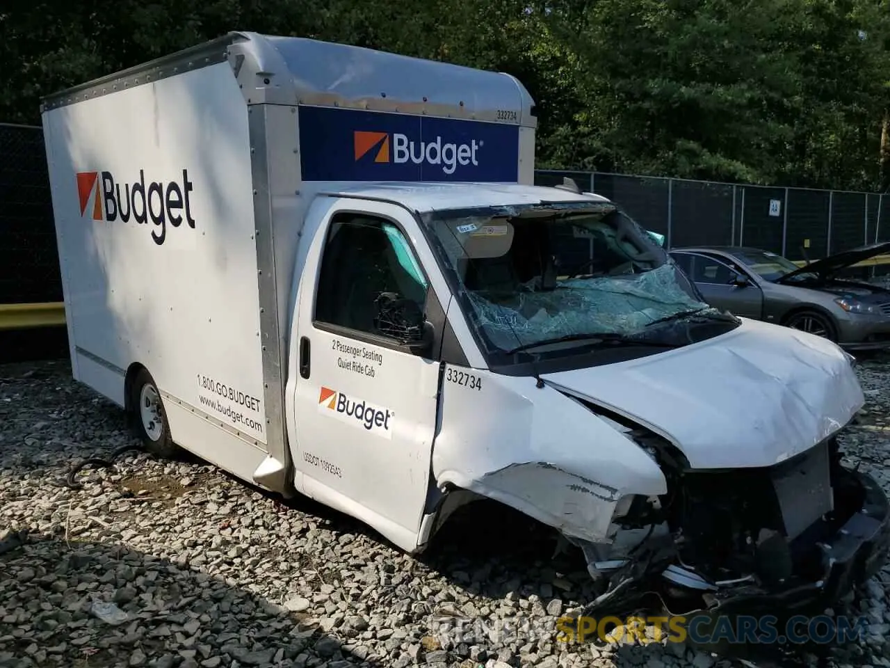4 Photograph of a damaged car 1GDY7RFP0N1253727 GMC SAVANA 2022
