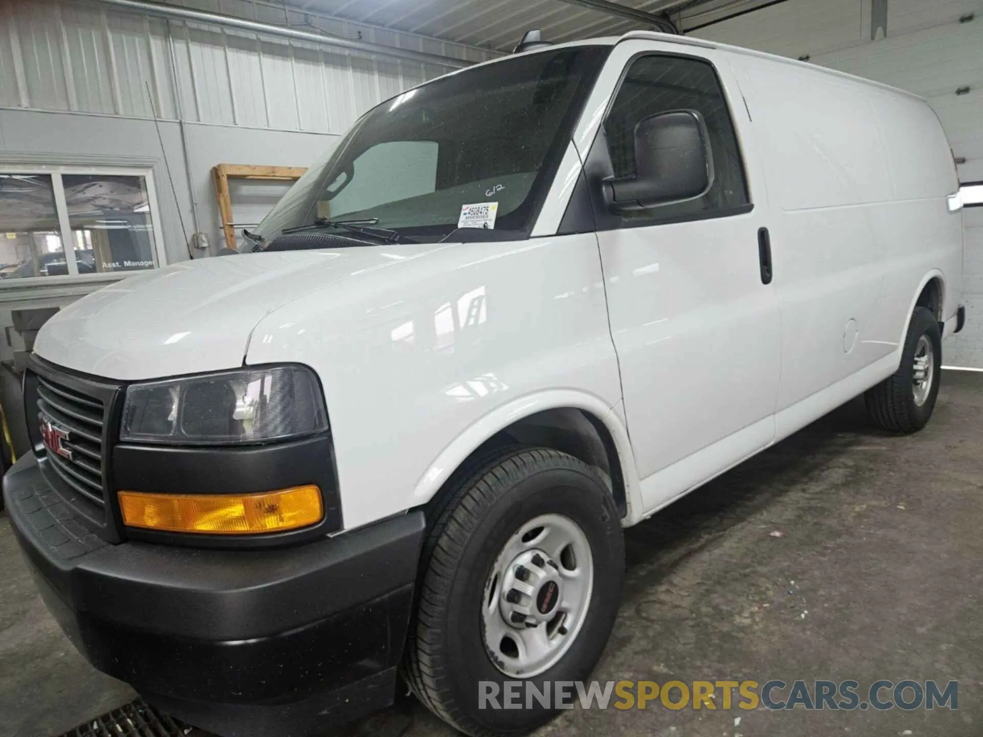 11 Фотография поврежденного автомобиля 1GTW7AFP2N1140746 GMC SAVANA 2022