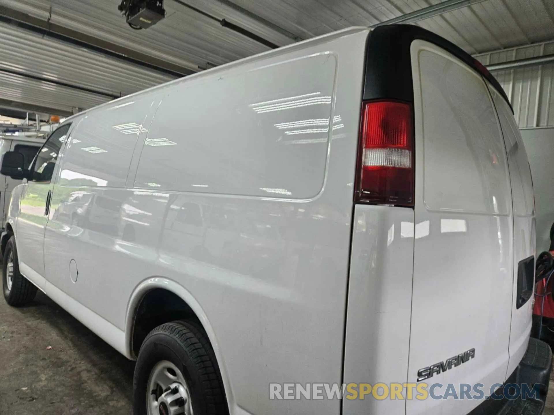 12 Фотография поврежденного автомобиля 1GTW7AFP2N1140746 GMC SAVANA 2022