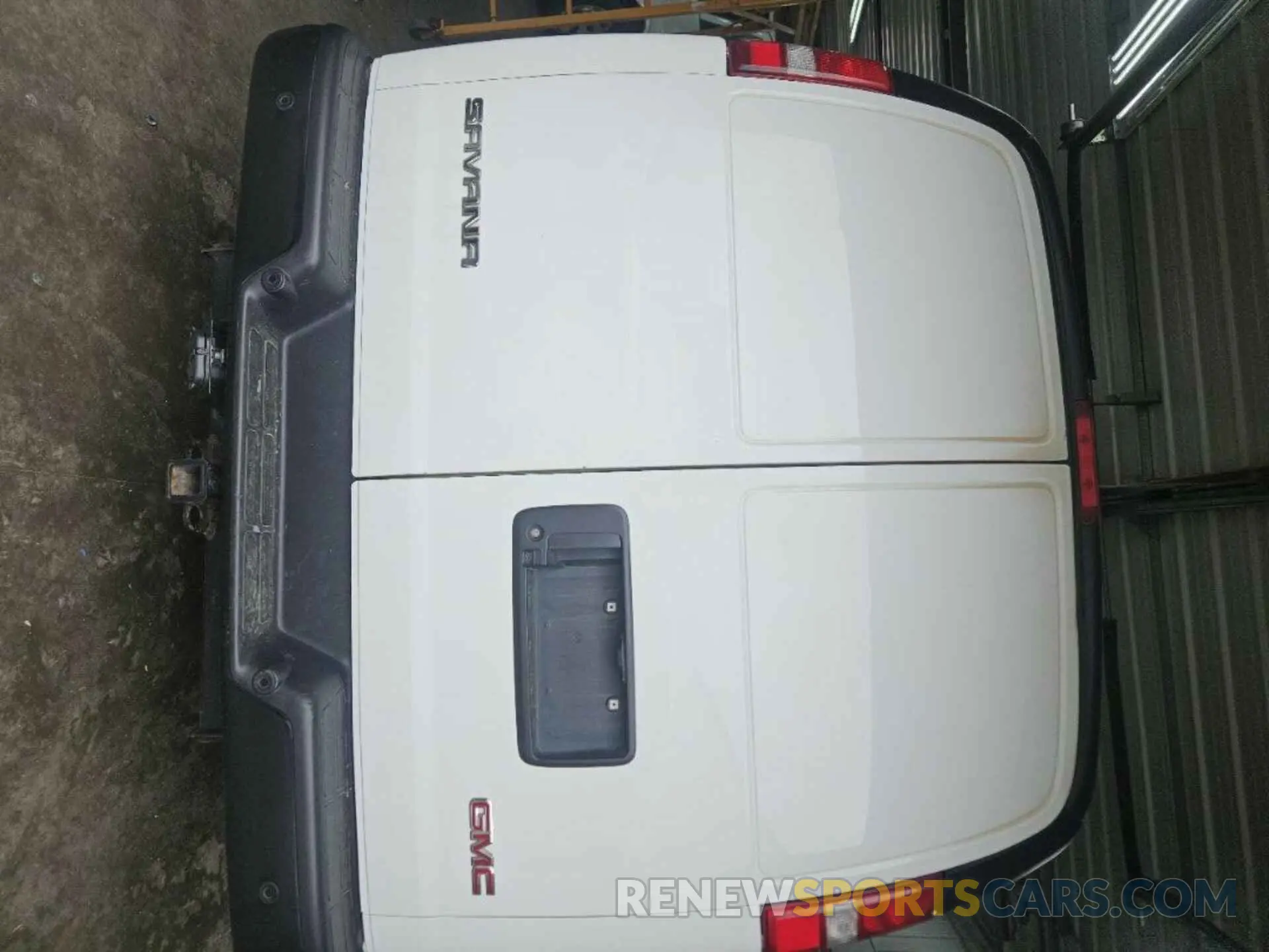 2 Фотография поврежденного автомобиля 1GTW7AFP2N1140746 GMC SAVANA 2022
