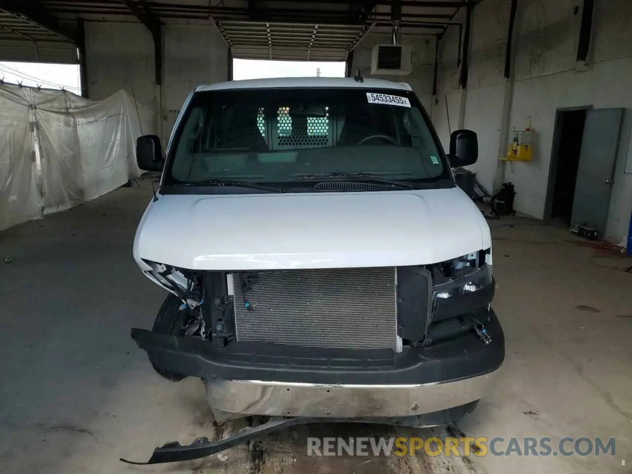 5 Photograph of a damaged car 1GTW7AFP3N1200954 GMC SAVANA 2022