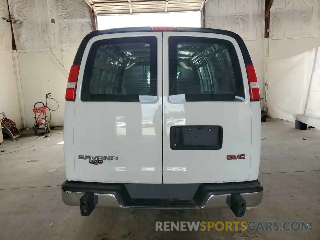 6 Photograph of a damaged car 1GTW7AFP3N1200954 GMC SAVANA 2022