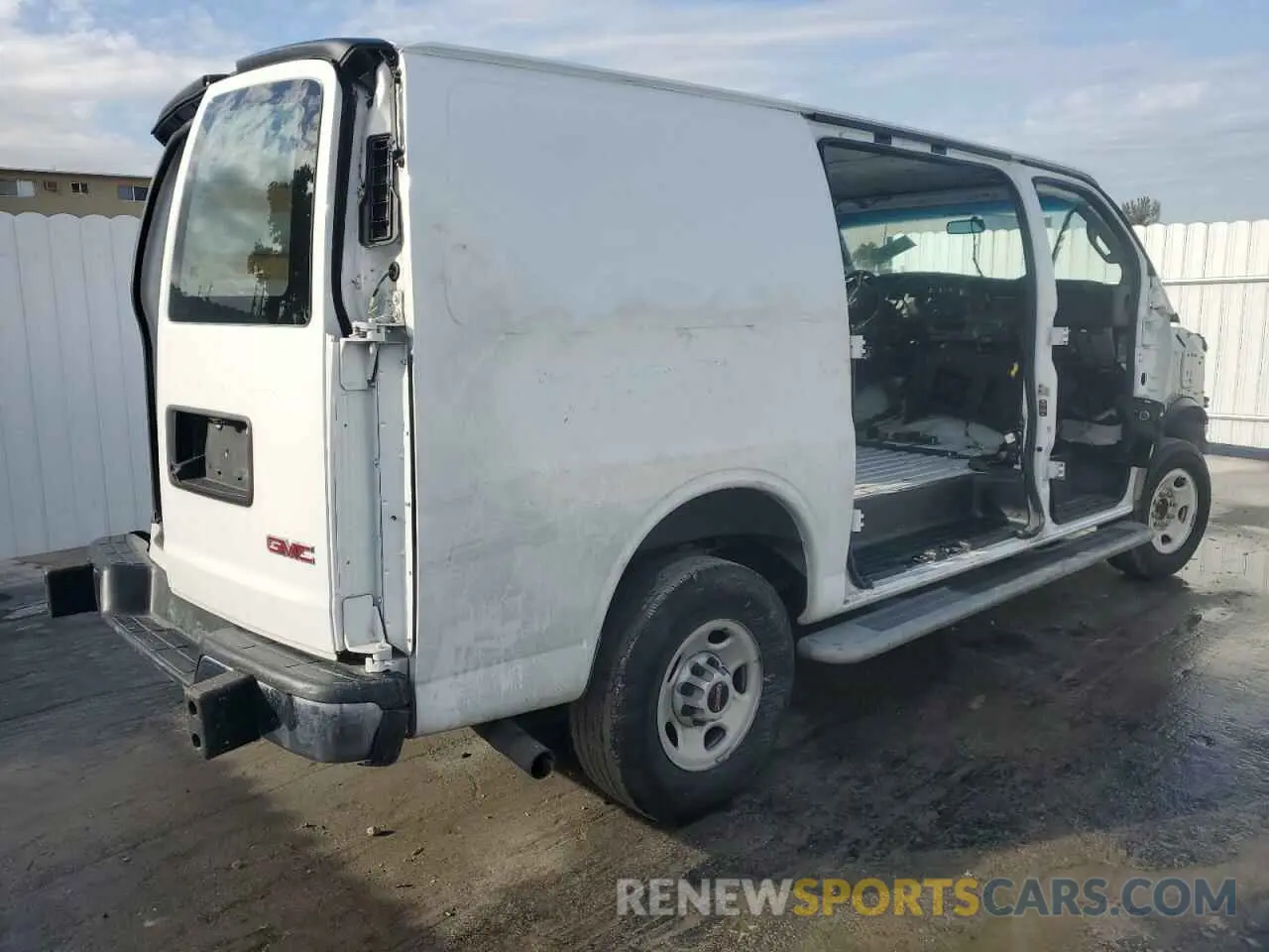 3 Photograph of a damaged car 1GTW7AFP6N1143245 GMC SAVANA 2022