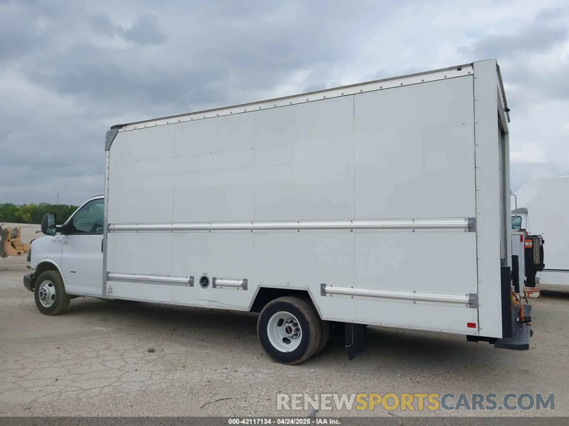 15 Фотография поврежденного автомобиля 7GZ37TC74NN007999 GMC SAVANA 2022