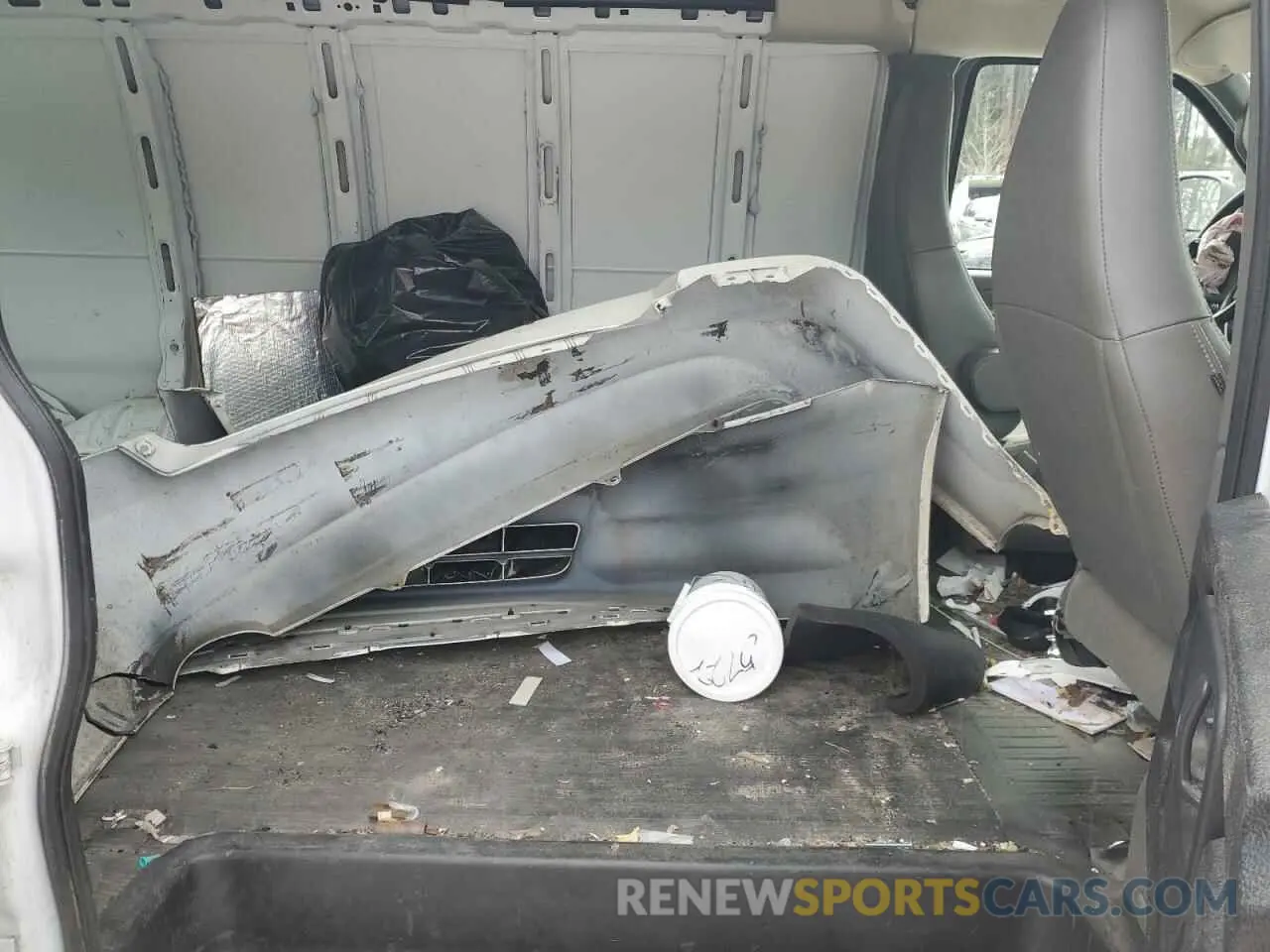11 Photograph of a damaged car 1GTW7AFP4P1188784 GMC SAVANA 2023