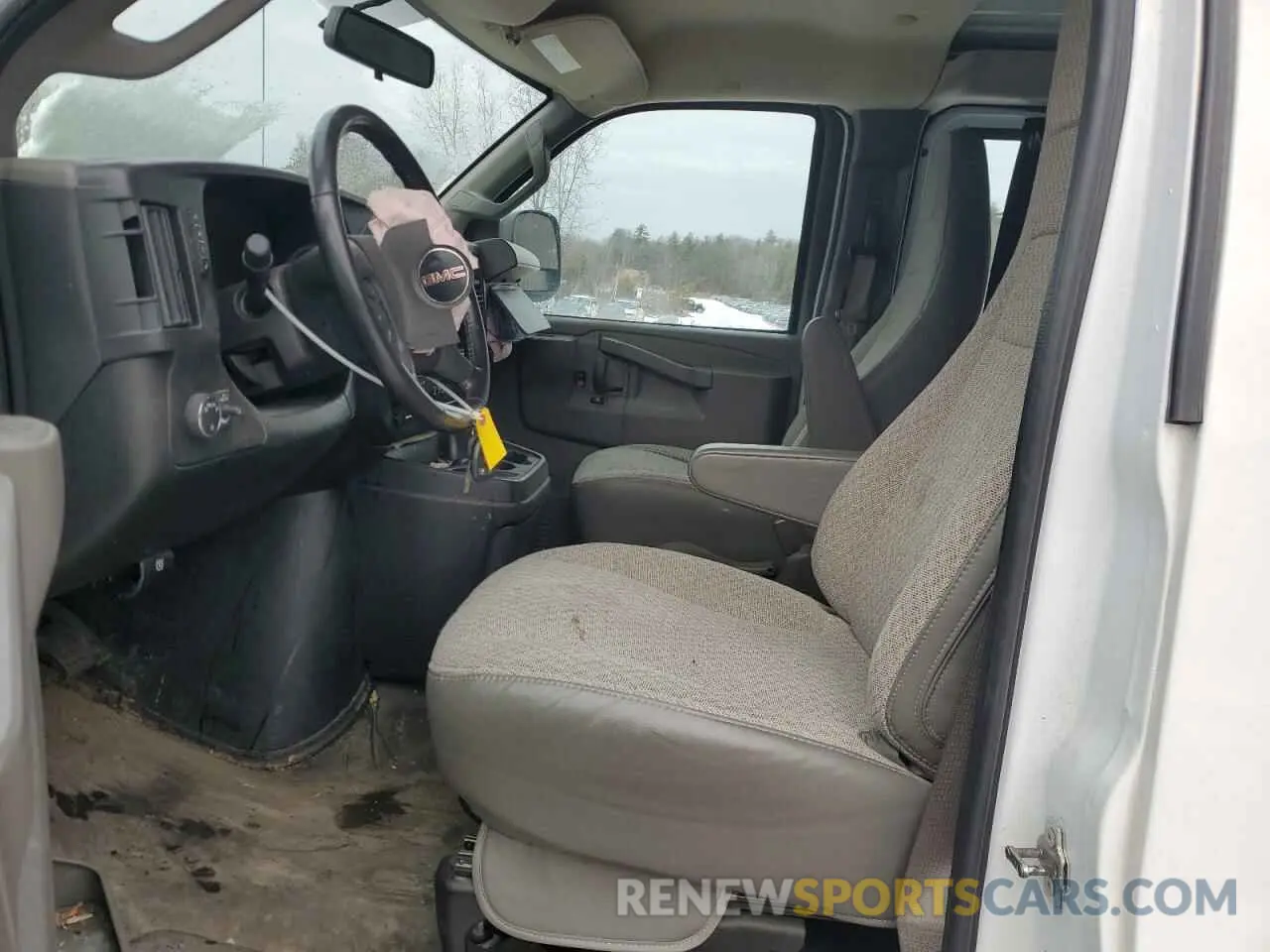 7 Photograph of a damaged car 1GTW7AFP4P1188784 GMC SAVANA 2023