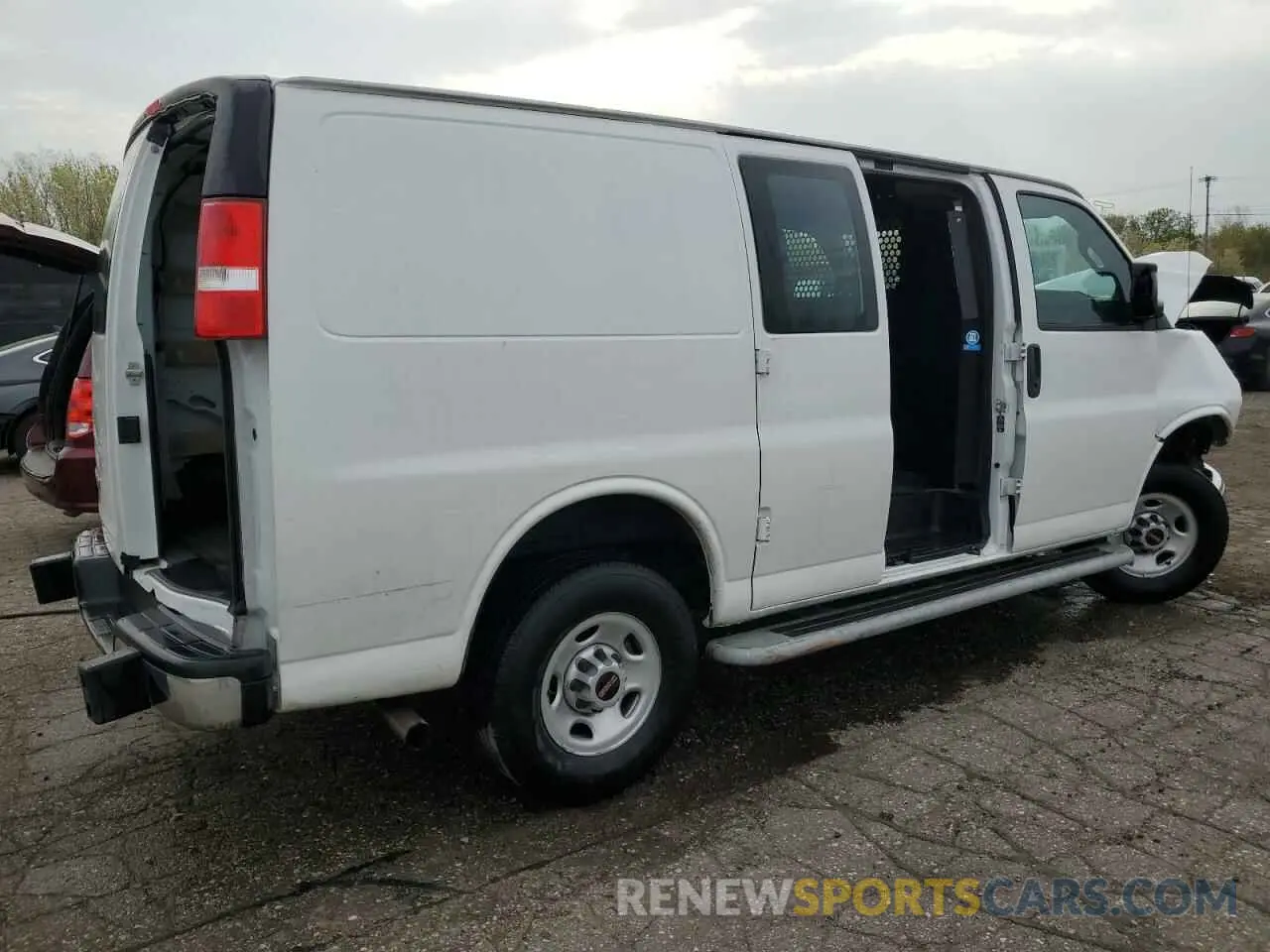 3 Photograph of a damaged car 1GTW7AFP8P1128118 GMC SAVANA 2023