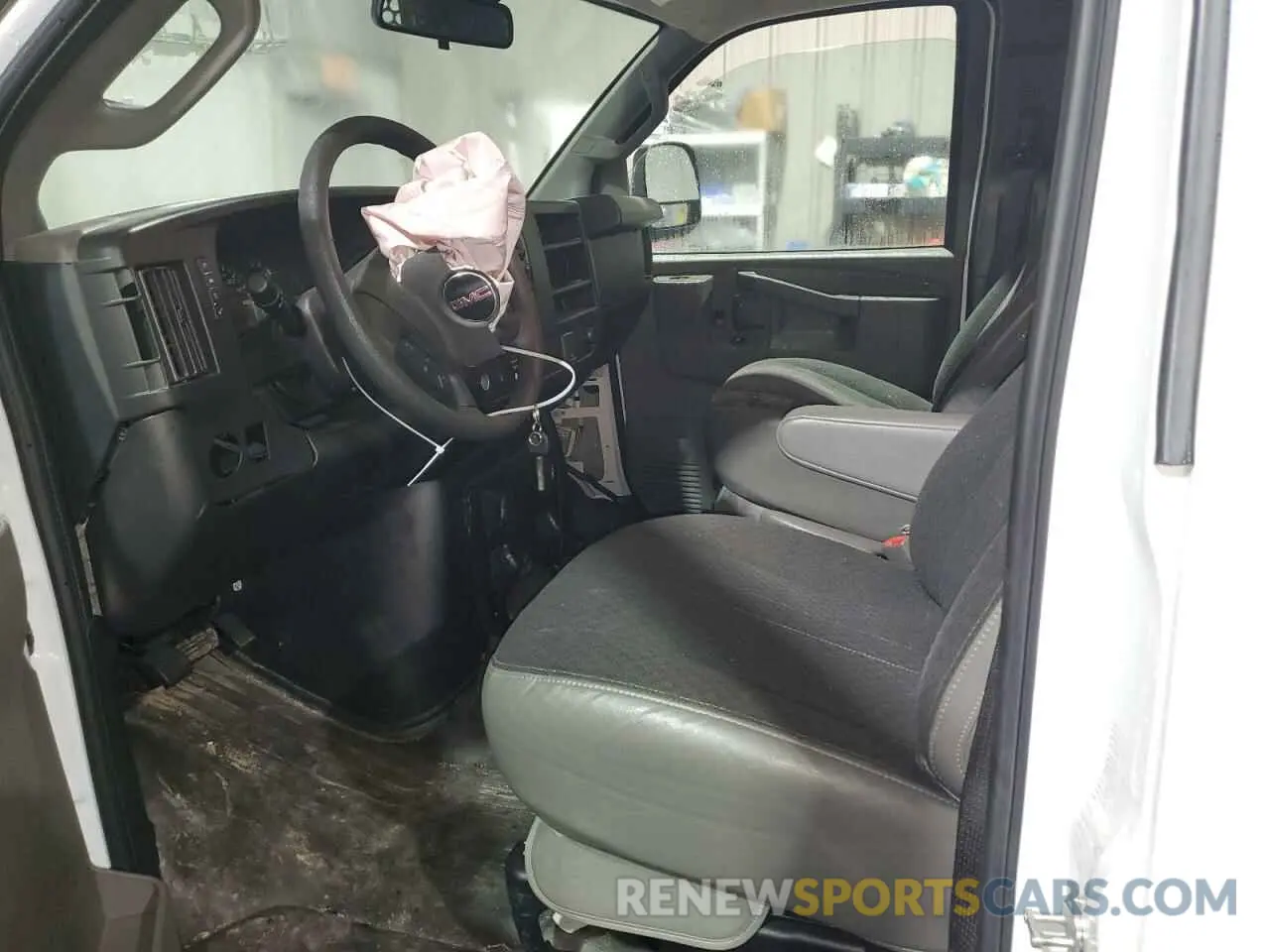 7 Photograph of a damaged car 1GTW7AFP3R1189346 GMC SAVANA 2024