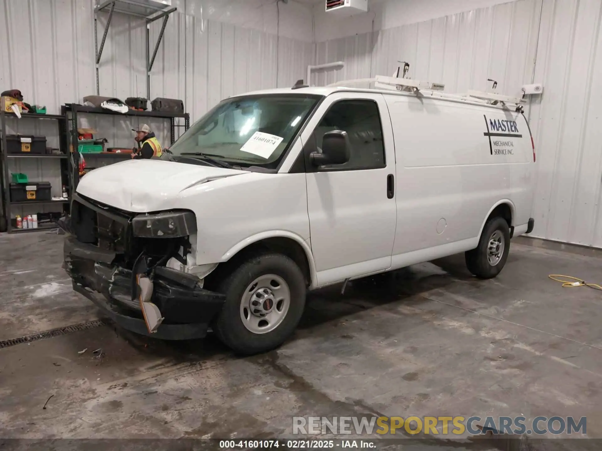 2 Фотография поврежденного автомобиля 1GTW7AFG2K1300474 GMC SAVANA 2500 2019
