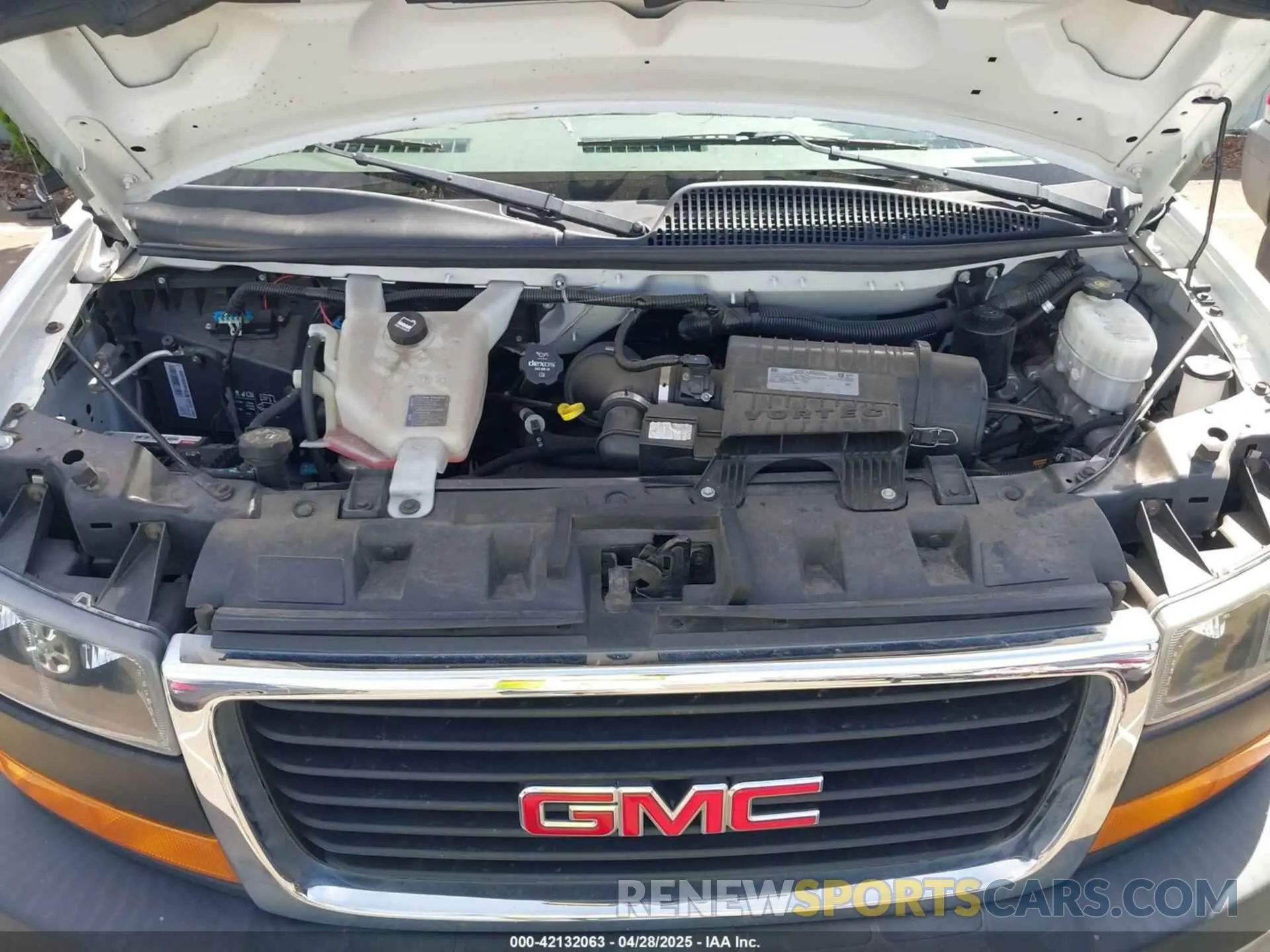 10 Photograph of a damaged car 1GTW7AFG4K1347442 GMC SAVANA 2500 2019