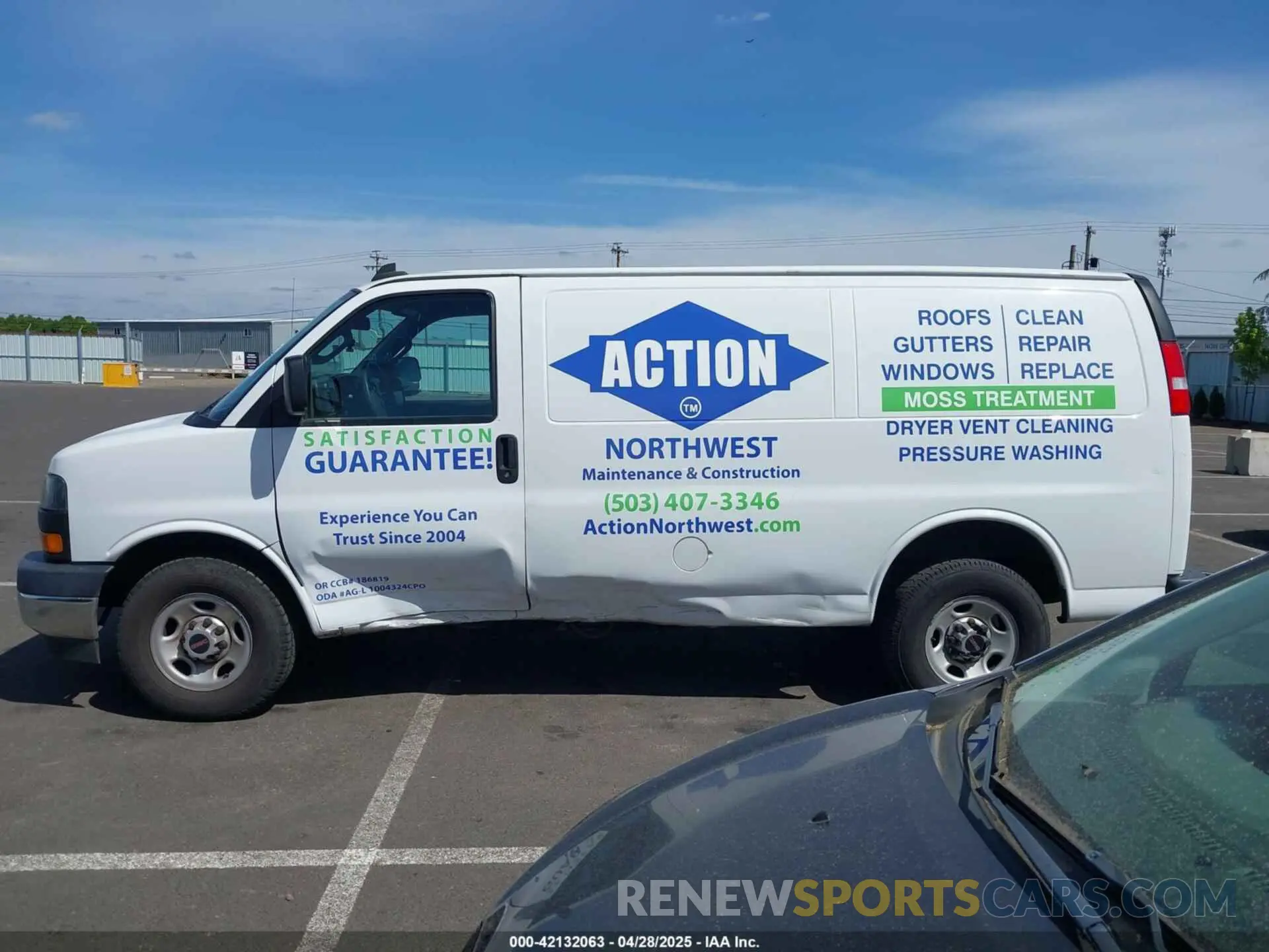 14 Photograph of a damaged car 1GTW7AFG4K1347442 GMC SAVANA 2500 2019