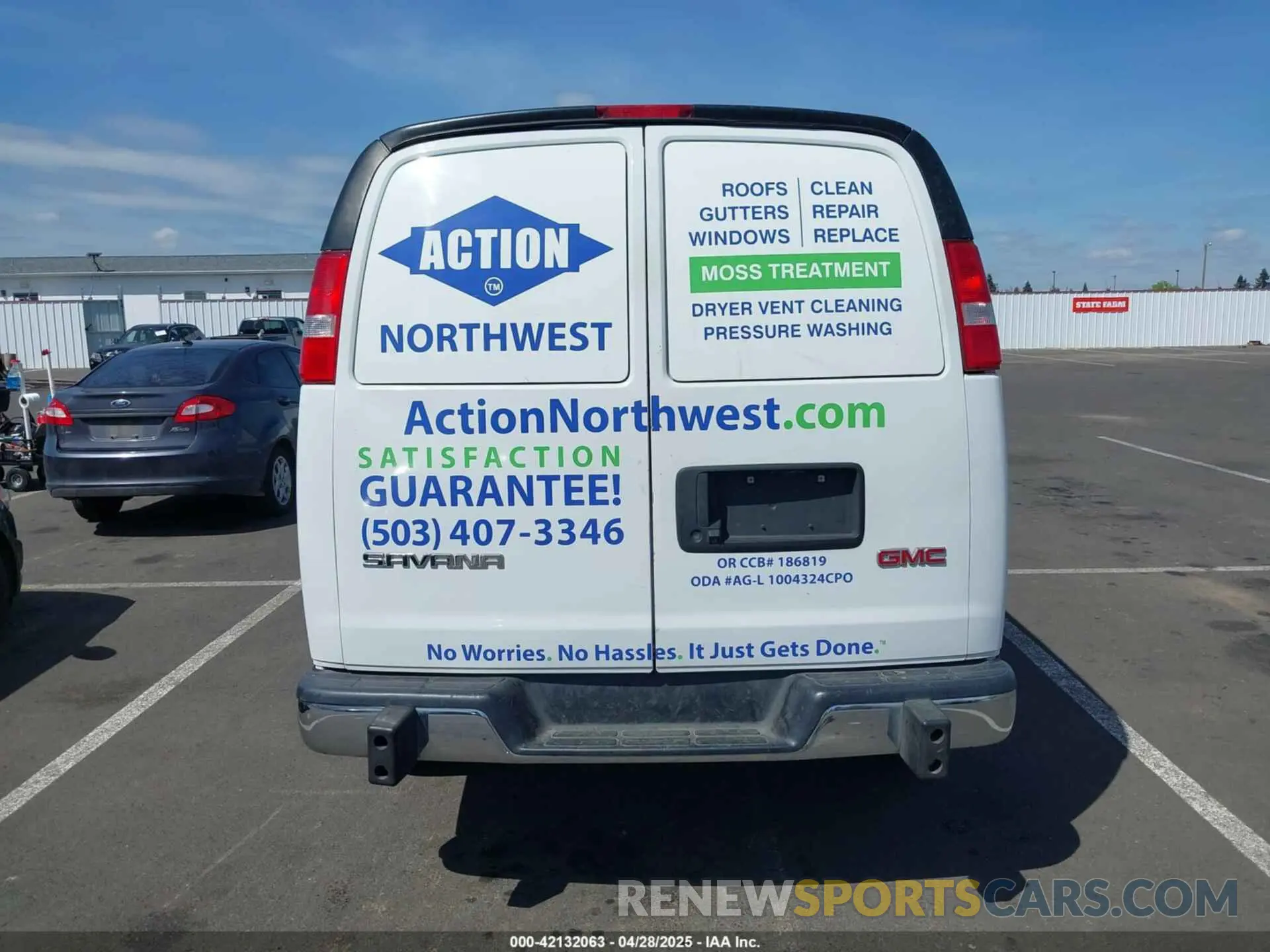 16 Photograph of a damaged car 1GTW7AFG4K1347442 GMC SAVANA 2500 2019