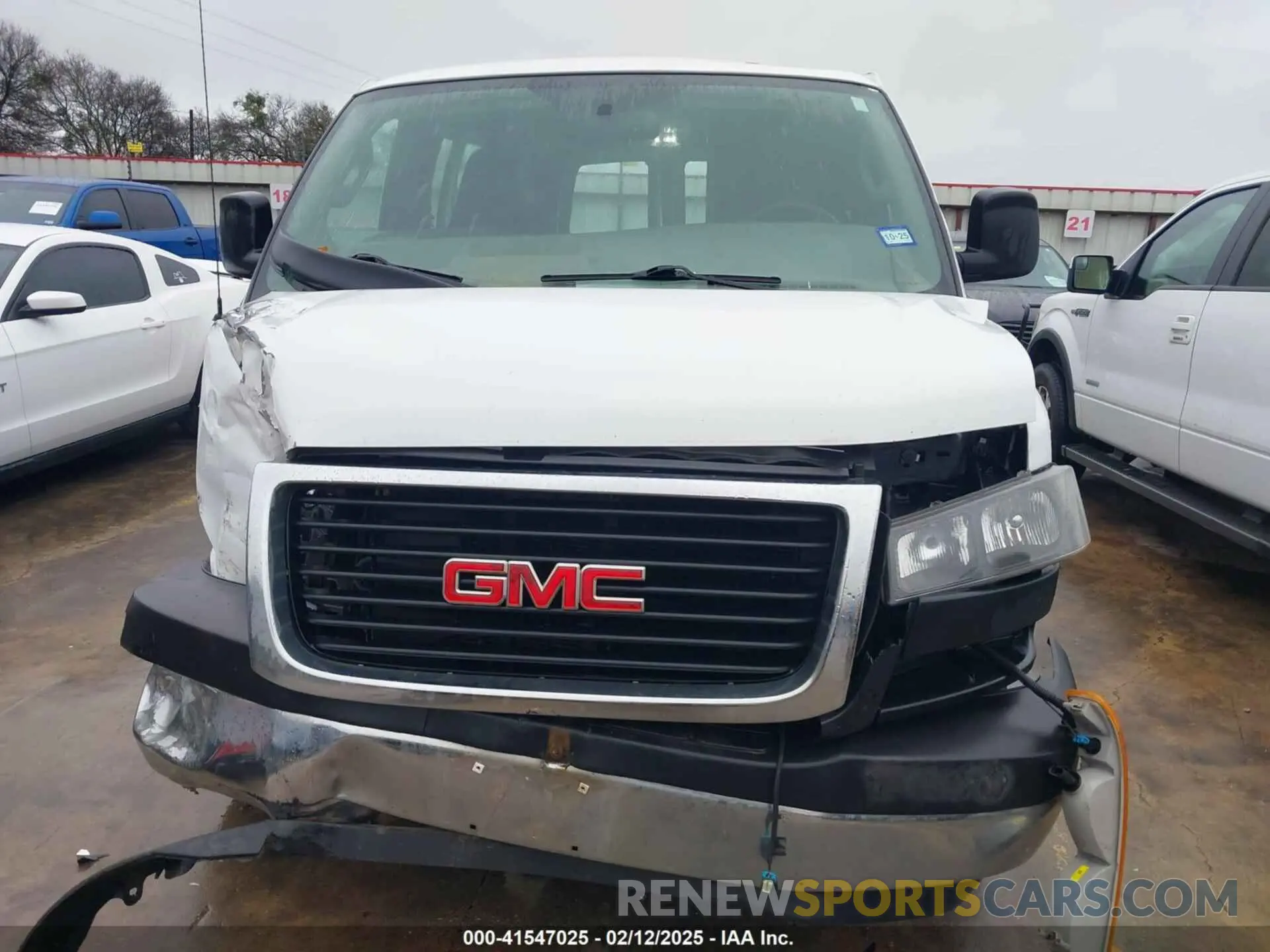13 Photograph of a damaged car 1GTW7AFGXK1220517 GMC SAVANA 2500 2019