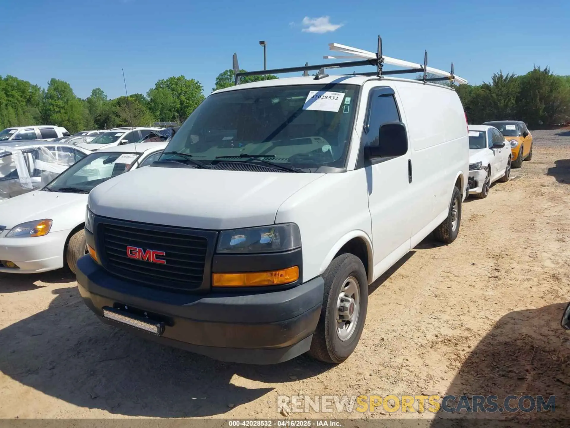 2 Фотография поврежденного автомобиля 1GTW7AFP6K1250968 GMC SAVANA 2500 2019